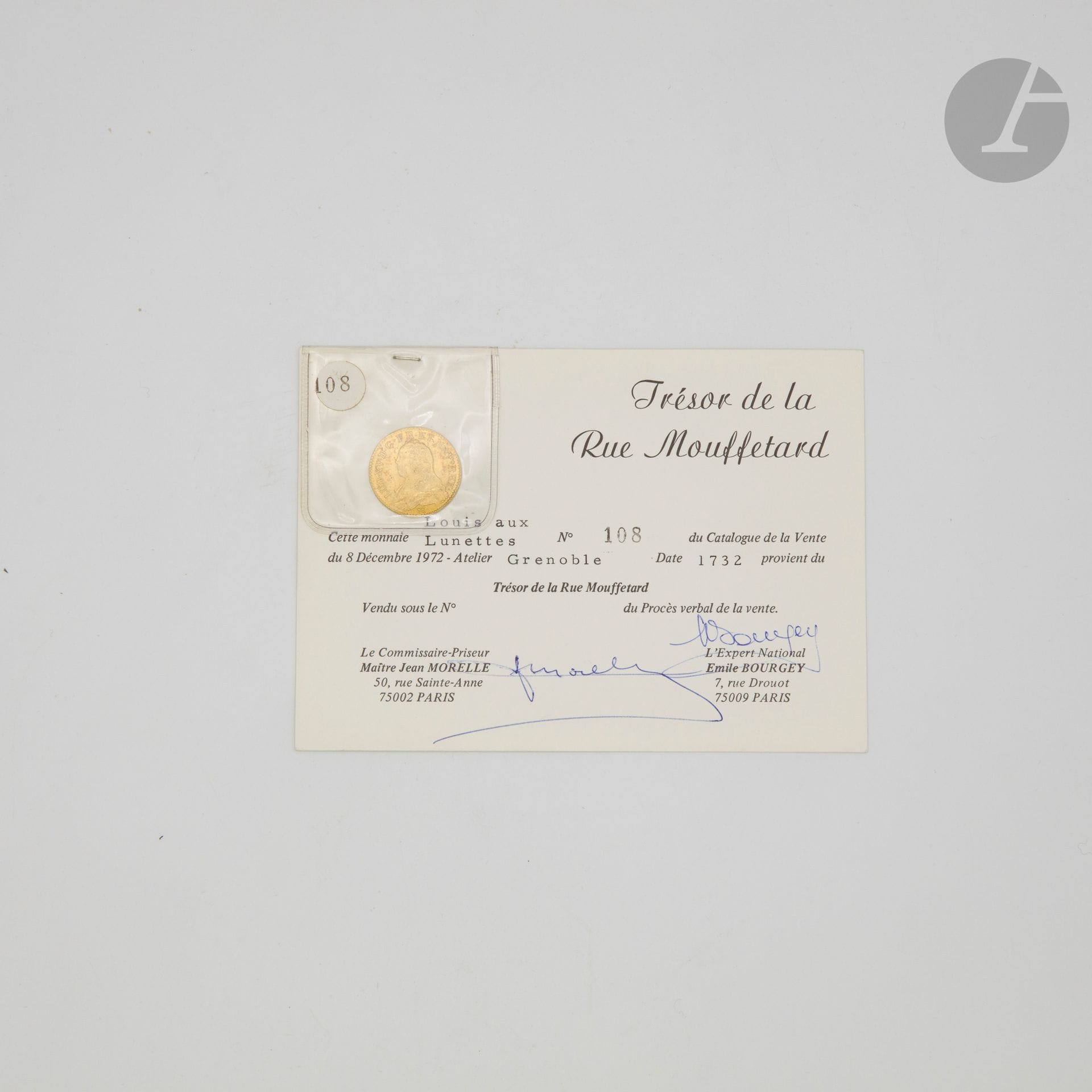 Louis d'Or dit aux lunettes, dated 1732, struck in Grenoble (Z). 
Duplessy 1640. Scratches on reverse. 
From the E. Bourgey sale, December 8, 1972, catalog no. 108.
Provenance: Gold coins from the famous rue Mouffetard treasure discovered in 1938.