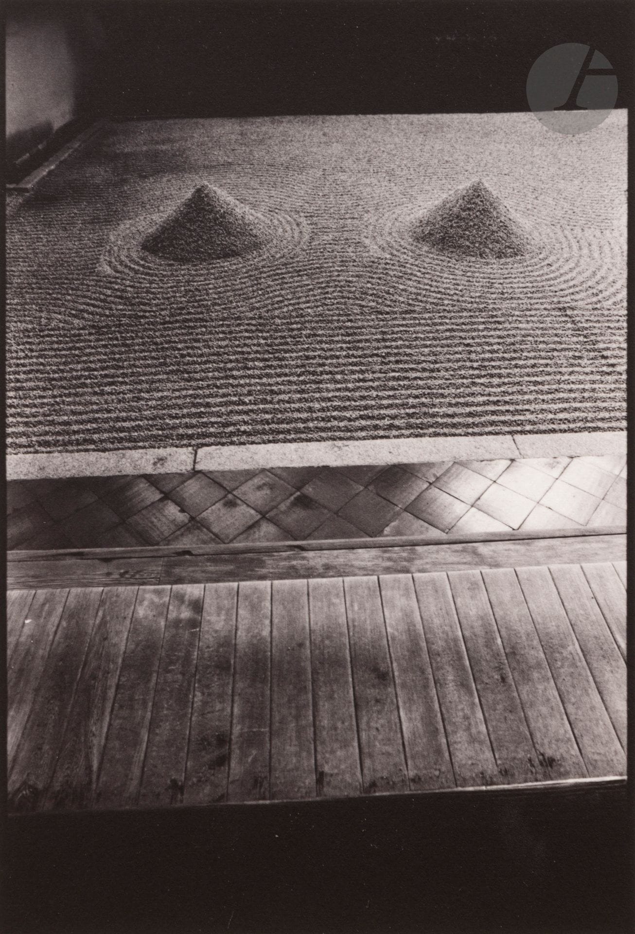Philippe Grunchec (1953) 
Zen Garden. Kyoto, s. d. 
Platinum print, signed and titled in pencil in the lower margin. 
Image: 19.5 x 13.5 cm

Estate of Madame X, Paris - N°404 to 427