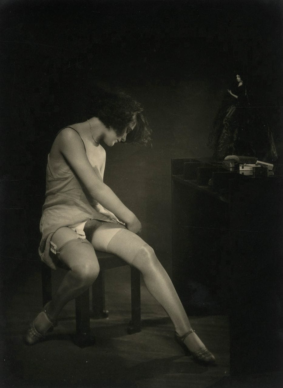 Unidentified photographer

Young woman with stockings, c. 1930.

Vintage silver print.

22.5 x 16.2 cm



Provenance: former Michel Simon collection.