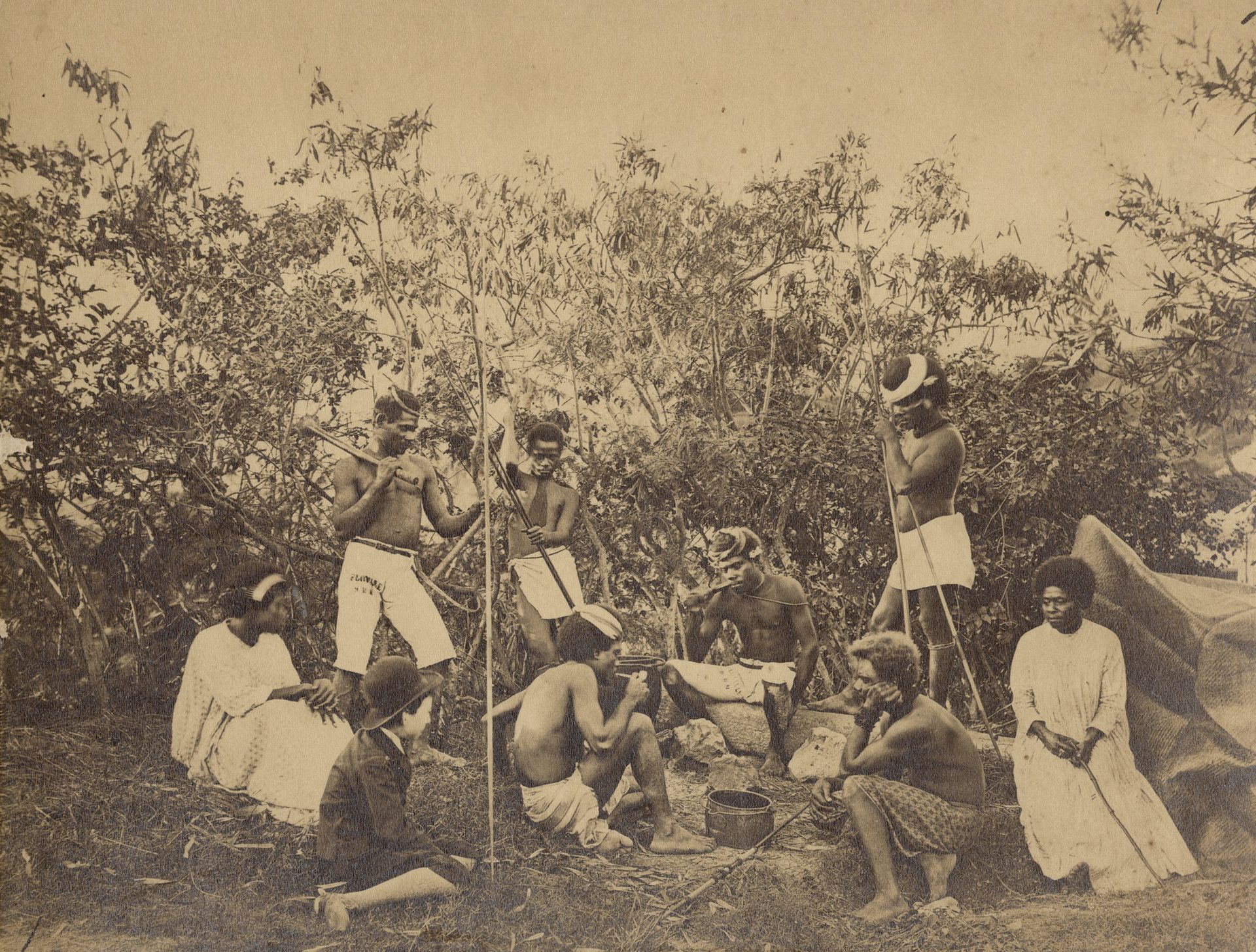 Allan Hughan (1834-1883)

Pacifique. Nouvelle Calédonie, c. 1870-1880. 

Trois épreuves sur papier albuminé, contrecollées sur cartons. Signature du photographe dans un négatif. 

Format moyen : 15,5 x 20 cm