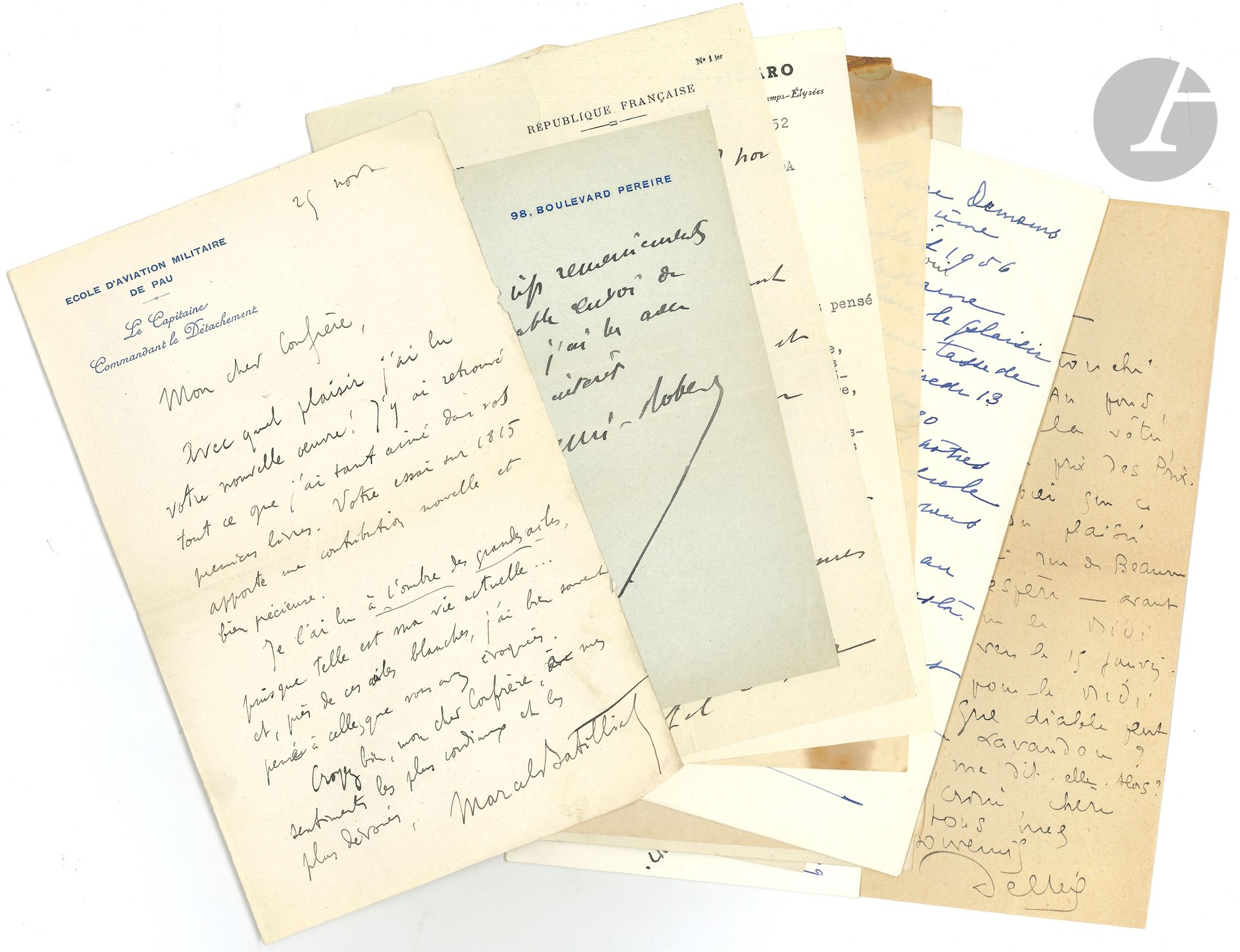 LITTÉRATURE ET DIVERS. 60 lettres, la plupart L.A.S.
Plusieurs lettres sont adressées à Micia Lebas, Mme Sylvain Bonmariage puis Mme Julien Benda.
Henri Barbusse (à J. Benda), Marcel Batilliat, Pierre Bertaux, Philippe Berthelot, Paul Brulat, Henriette et Joseph Caillaux (photo jointe), V. Del Litto, Joseph Delteil, André Demaison, L.P. Desjardins, Georges Duhamel (et Jérôme Tharaud), Henri-Robert, Jaque-Catelain, Camille Lemercier, André Malraux, François Mauriac, Charles Nollet, Charles Noguès, Gaston Palewski, Charles Régismanset, Robert Scheffer (25 à Micia, 1923-1925, belle correspondance), Ignazio Silone, Vladimir Socoline, Louis de Villefosse, etc.
On joint 2 notes autographes de Julien Benda, 2 photos de Félix Raugel (une dédicacée), et quelques cartes de visite autogr. (V. Auriol, D. Cochin, E. Faure, Haussonville), et doc. divers.