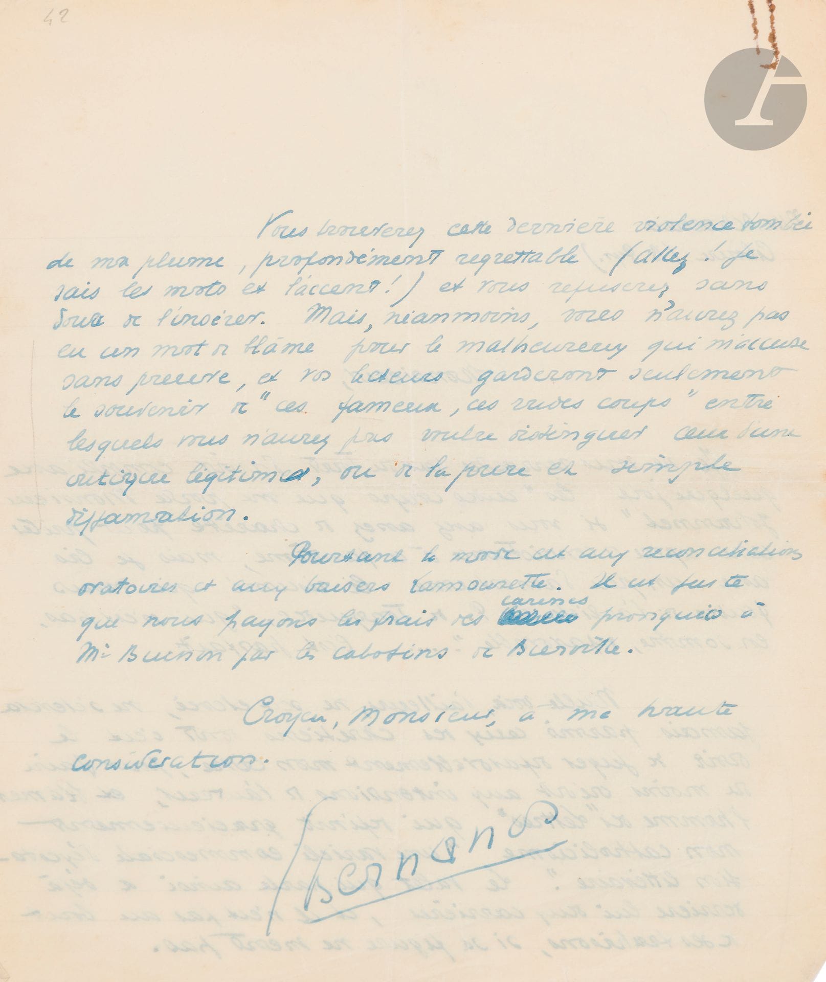Georges BERNANOS (1888-1948). L.A.S., Villa Ochoenea, Ciboure [été 1926], à un journaliste; 2 pages in-4 à l’encre bleue.
Belle lettre sur les violentes critiques qui ont accueilli Sous le soleil de Satan (notamment sous la plume de René Johannet dans Les Lettres).
«Je ne vous reproche pas du tout d’avoir compté avec quelque joie les “rudes coups que me porte Monsieur Johannet” si vous avez assez de charité pour prêter une espèce de consistance à ce fantôme [...] Nulle voix, d’ailleurs, ne s’est élevée, ne s’élèvera jamais parmi ceux des chrétiens dont c’est le droit de juger défavorablement mon livre, pour faire du moins crédit aux intentions de l’auteur, et blâmer l’homme des Lettres qui définit gracieusement mon catholicisme “une variété commerciale d’excitation littéraire”. Le valet qui parle ainsi a derrière lui deux carrières, et il n’est pas au bout de ses trahisons, si sa figure ne ment pas»... Bernanos doute qu’on insère cette mise au point: «Vous trouverez cette dernière violence tombée de ma plume, profondément regrettable [...] néanmoins, vous n’aurez pas eu un mot de blâme pour le malheureux qui m’accuse sans preuve» et qui se livre à «de la pure et simple diffamation»...