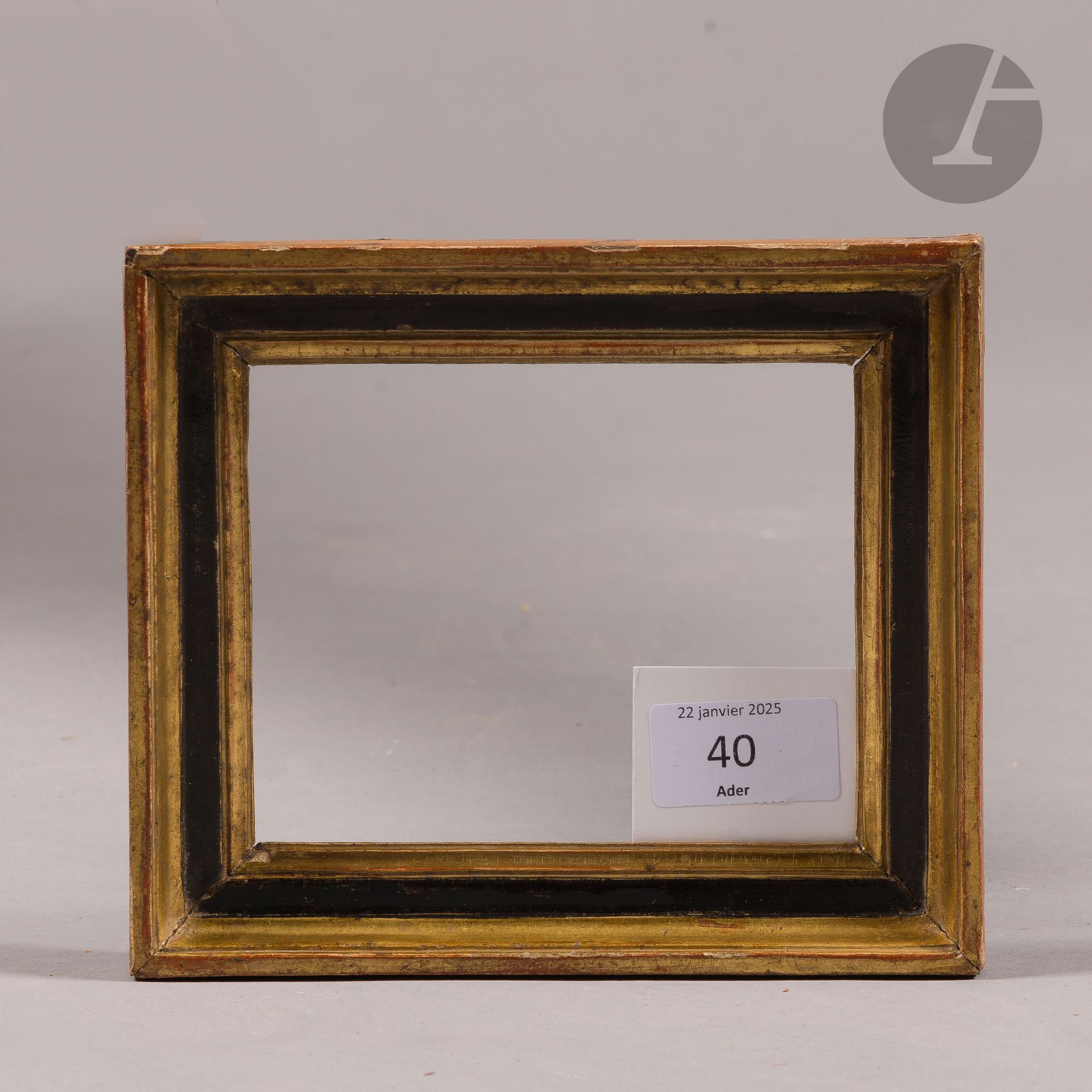 Black and gold molded wood frame. Late 18th century (wear). 9.7 x 12.3 cm - Profile: 2.4 cm
