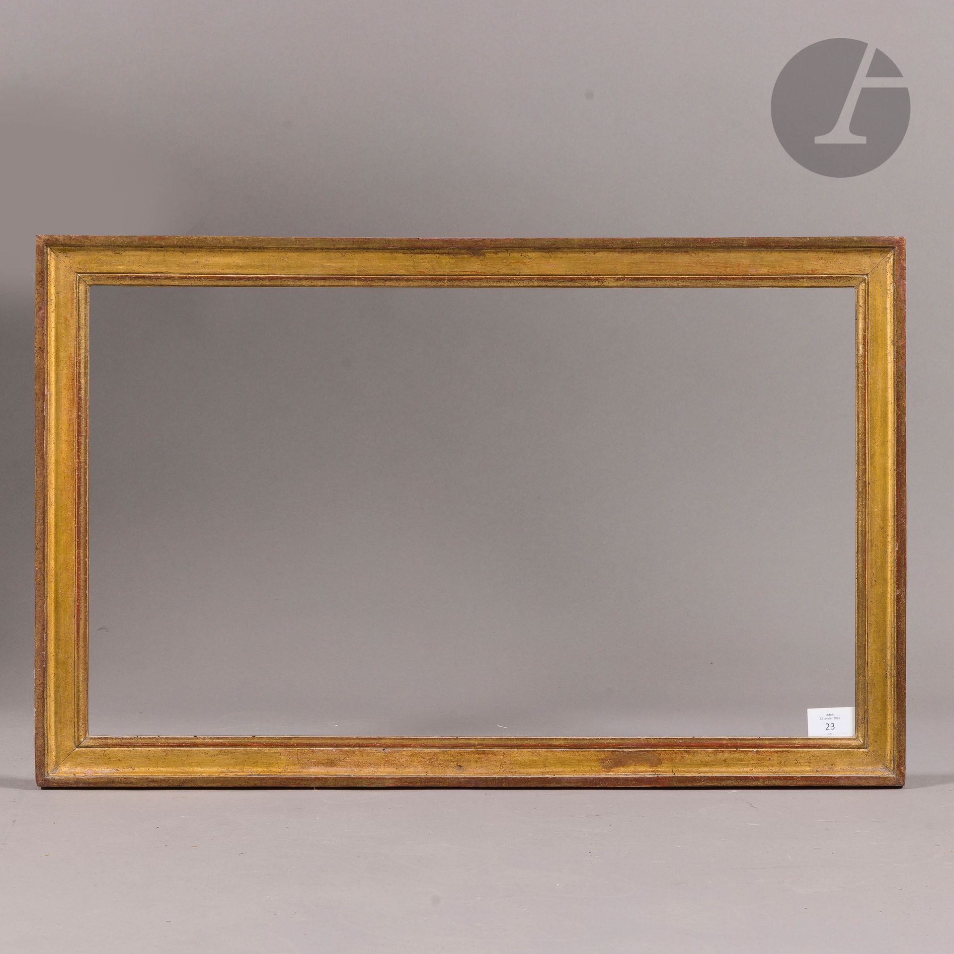 Molded and gilded wood throat. Louis XVI period. 46 x 78.2 cm - Profile : 5.2 cm