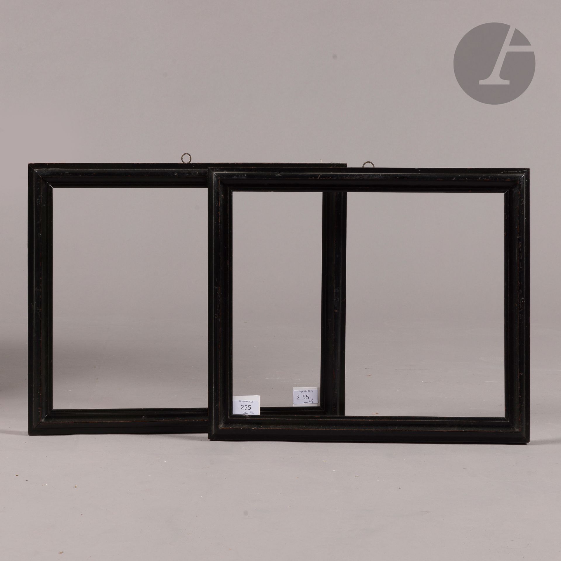 Pair of molded and blackened wood frames. Italy, 17th century. 33.5 x 40.7 cm - Profile: 4 cm