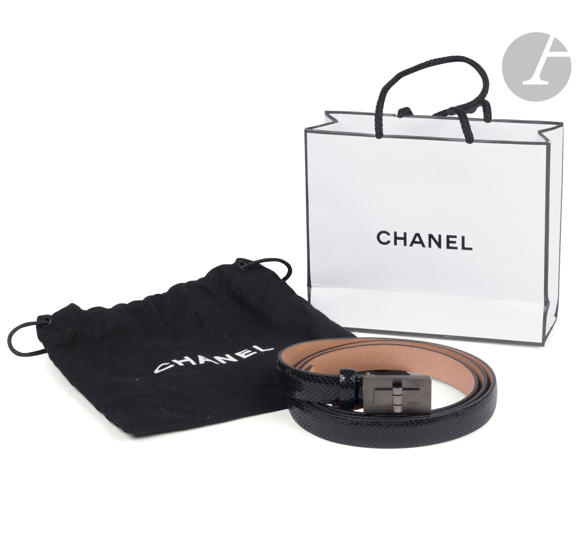 CHANEL
Fine black lizard belt, 2.55 ruthenium metal buckle. S.95 shown. Cover