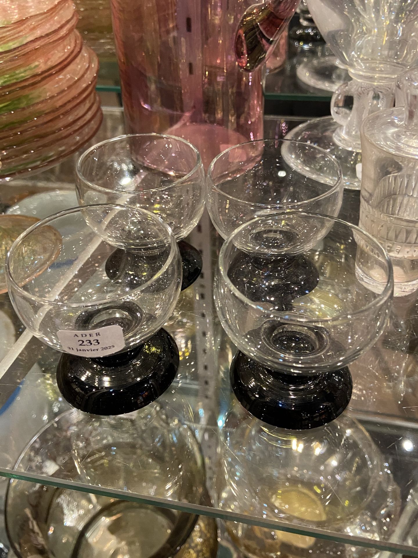 Set of 4 black glass porto glasses. 
H. 7 cm