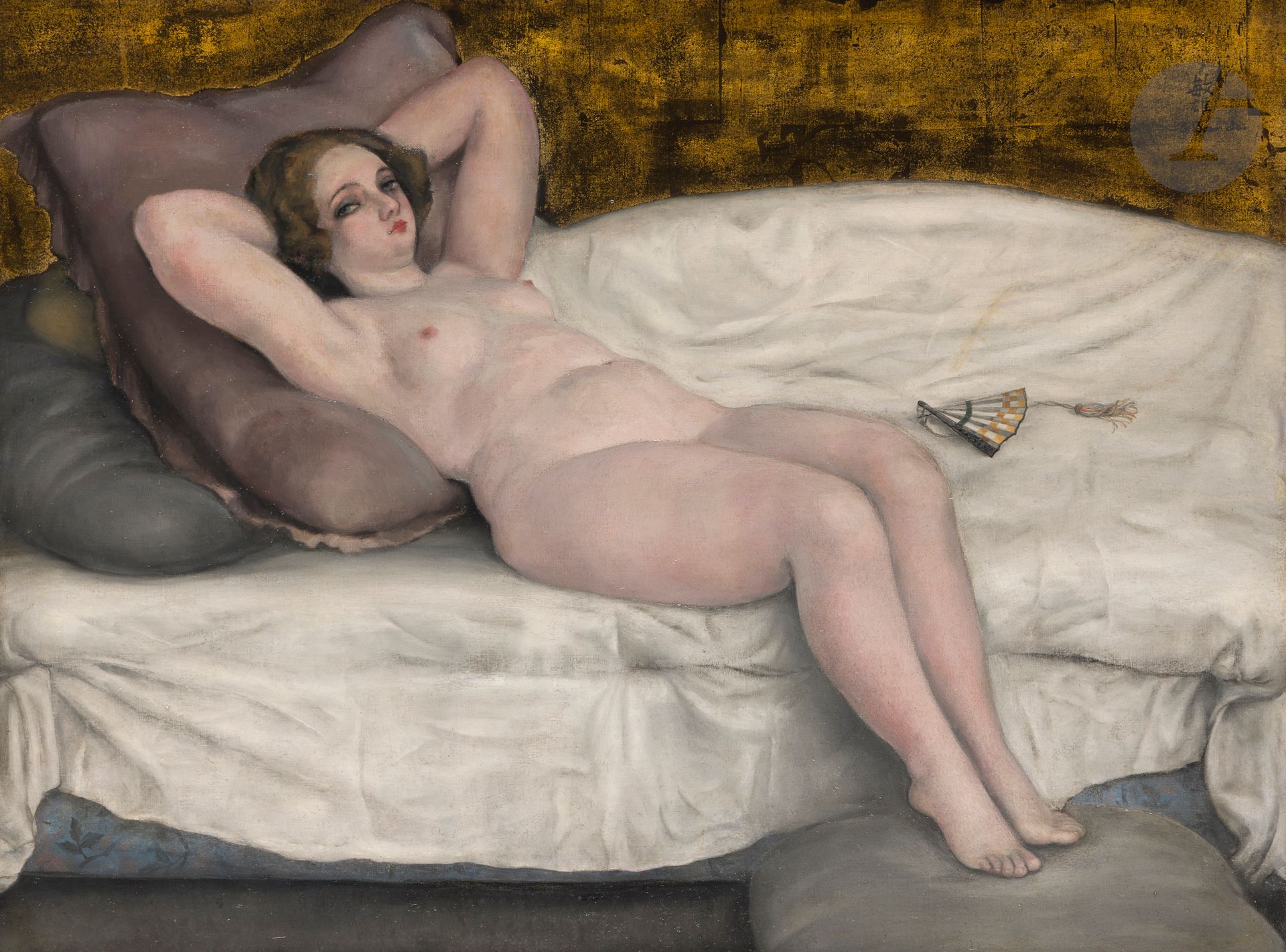 Toshio BANDO [japonais] (1895-1973)
Nu à l'éventail fond or, 9 juin 1925
Huile et feuille d'or sur toile.
Signée en haut à droite.
(Restaurations).
60 x 81 cm

L'œuvre est référencée dans le facturier de l'artiste sous le n° 78, "Nu fond or - Eventail - Princesse".