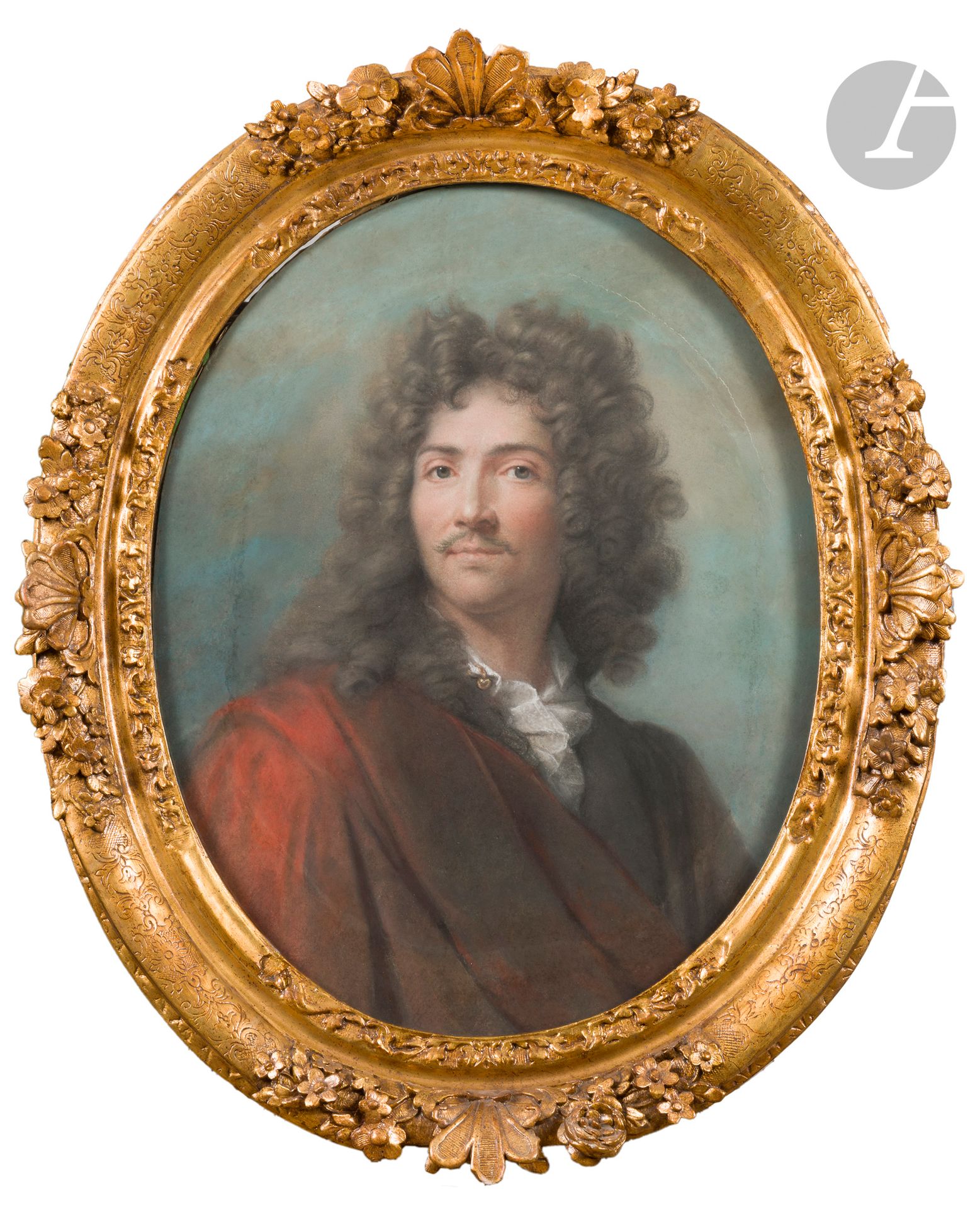 Joseph VIVIEN (Lyon 1657 - Bonn 1734)
Portrait posthume de Molière (?)
Pastel, forme ovale.
(Le pastel a été agrandi sur le pourtour pour être adapté à un cadre).
73 x 58 cm

Provenance :
- Ancienne collection du prince Demidoff; quatrième vente des collections de San Donato, Paris, Mes Pillet et Petit, les 8-9-10 mars 1870, n°399, comme « Robert Nanteuil, Molière. Beau portrait en buste. Pastel, forme ovale (62 x 51 cm) ».
- Ancienne collection Silvius du Boys, 1874; par descendance Paul du Boys; sa vente, Paris, Hôtel Drouot, Me Baudoin, le 28 mars 1941, n° 5, comme attr.Nanteuil, Portrait de Molière. Pastel de forme ovale (61 x 50 cm); acheté par Eymonet.
- Ancienne collection Marcel Boussac, vente à Lille, 1980.
- Collection particulière, Lille.

Exposition :
Deuxième exposition d’ouvrages de peinture pour les Alsaciens et Lorrains demeurés Français, Paris, juin-juillet 1874, n° 945, comme Nanteuil.

Bibliographie :
- Paul Lacroix, Iconographie molièresque, Paris, 1872, comme Vivien et 1876, n°18, « Un portrait de Molière au pastel, par Vivien ou Nanteuil ».
- Comte de Maleville, « Un portrait de Molière, pastel attribué à Robert Nanteuil »,Le Molièriste, 1884, p. 27.
- Neil Jeffares, Dictionnary of pastellists before 1800, 2006 on line, sous la ref J,552.285.
- Audrey Adamczak, Robert Nanteuil, Paris, 2007, Éditions Arthena, n°M112.

Fils d’un marchand teinturier de Lyon, Joseph Vivien est élève à l’Académie Royale en 1672. Il obtient un Second prix de Rome en 1678 et devient maître peintre en 1681. Charles Le Brun lui conseille de se spécialiser dans le portrait. Il est probable que Vivien apprit le pastel auprès du Premier Peintre et s’inspire même de son autoportrait dans son portrait du lexicographe Richelet. Probablement pour se distinguer de ses célèbres confrères Rigaud et Largillière, Vivien opte pour la technique du pastel et reprend le flambeau de Nanteuil, disparu en 1678. Peintre ordinaire du Roi aux Gobelins, agréé à l’Académie Royale en 1698 comme « Peintre en portraicts de pastèle », il est nommé aussi Peintre du Prince Électeur de Bavière. Au Salon de 1704, il expose vingt-quatre portraits au pastel, dont des effigies de la famille royale. Il devient presque aux yeux de ses contemporains « l’inventeur de peindre avec les crayons de pastel ». Bien après son décès, Charles Coypel dira de lui dans un poème lu à l’Académie Royale en 1748 : « Vivien suit d’assez près ces maîtres merveilleux.
Le pastel peu connu par lui devient fameux,
Et plus que son pinceau ses crayons savent plairent. ». Les critiques du XVIIIe voient en lui le prédécesseur de La Tour et le comparent à Rosalba Carriera. D’un caractère gai et spirituel, il n’est pas impossible qu’il ait voulu représenter Molière dans un accoutrement de son temps. S’il s’agit plutôt d’un contemporain, l’usage de porter la moustache semble révolu à partir de 1700. La ressemblance est en tout cas assez troublante pour avoir convaincu des spécialistes du grand auteur dramatique.
Présenté en 1870 dans la vente des collections San Donato du prince Demidoff sous cette dénomination avec une attribution erronée à Robert Nanteuil, il est répertorié par Paul Lacroix dans son Iconographie molièresque publiée en 1872 comme Vivien. En 1884, le comte de Maleville publie à nouveau le portrait dans Le Moliériste dans un article intitulé « Un portrait de Molière, pastel attribué à Robert Nanteuil ». Maleville discute aussi d’une effigie de La Fontaine (inconnue de la critique actuelle) comme d’un pendant dans la vente San Donato, ce qui pourrait étayer la thèse d’une commande faite à Vivien de représentations des grands auteurs par un amateur. 

Monsieur Neil Jeffares supporte l’attribution à Vivien mais doute de l’identification du modèle à Molière. L’œuvre sera incluse dans son dictionnaire en ligne sous le n°J.77.2905.