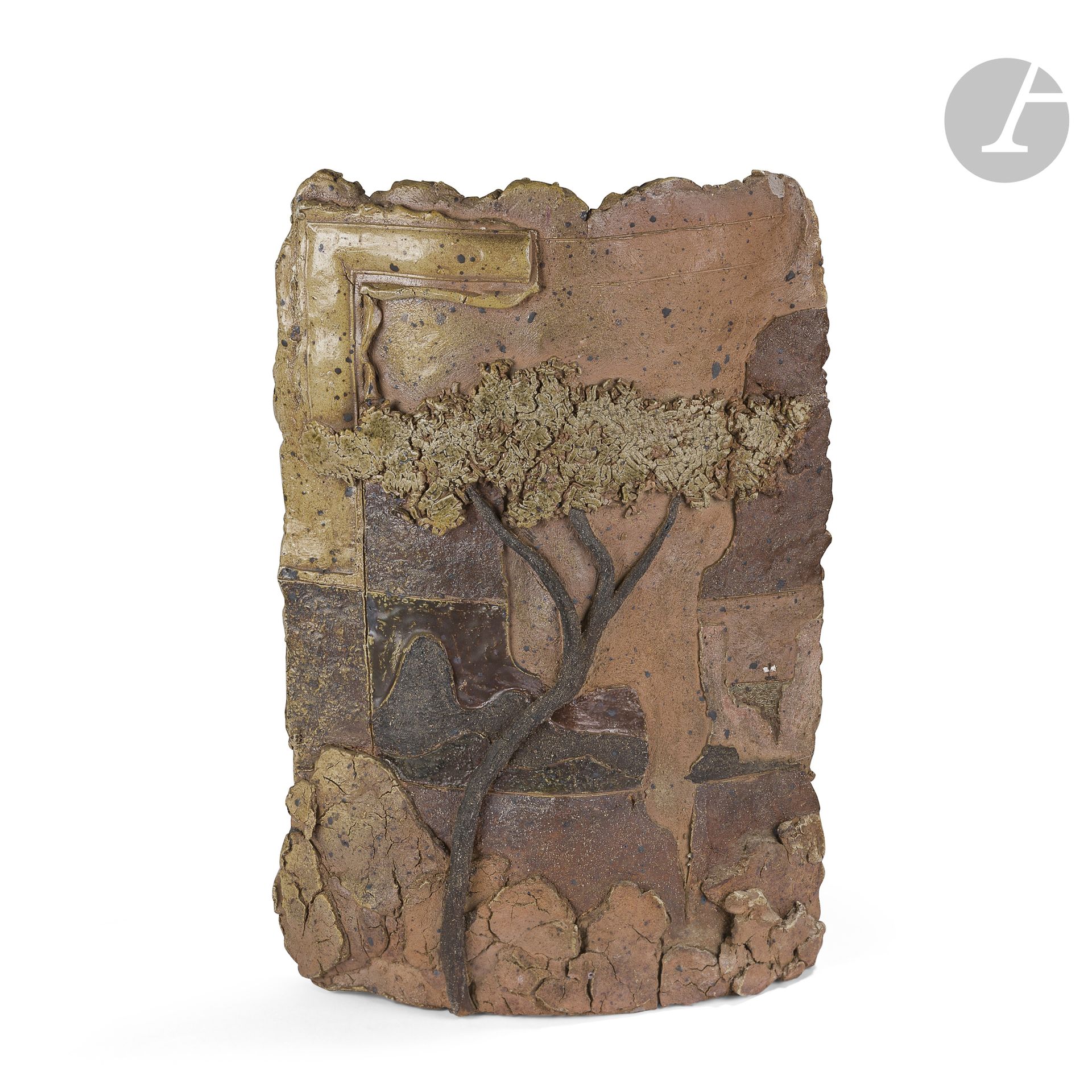 ALAIN GIREL (1945-2001)
The South - Umbrella pine and sailboat port seen from a window, 1977
Large vase that can be used as a wall-mounted bouquetière. Proof in polychrome enameled stoneware; the title decoration is on the applique and on the front. A small chip in the upper right-hand corner. Signed and dated GIREL (19)77 lower right. H.50cm - L.35cm