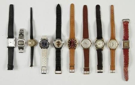 Lot de 20 montres d?homme et de dame en acier, plaqué or et chromé: - 1 montre de dame LONGINES en argent. Calibre 10.85N. Années 1930-40. Échappement à ancre. Cadran émaillé. (Légèrement fêlé). - 1 montre de dame LIP plaqué or. - 1 montre de dame Blason automatic en acier. Date à 3h. - 1 montre de dame DUBOIS automatic plaqué or. Trotteuse centrale. Et divers...