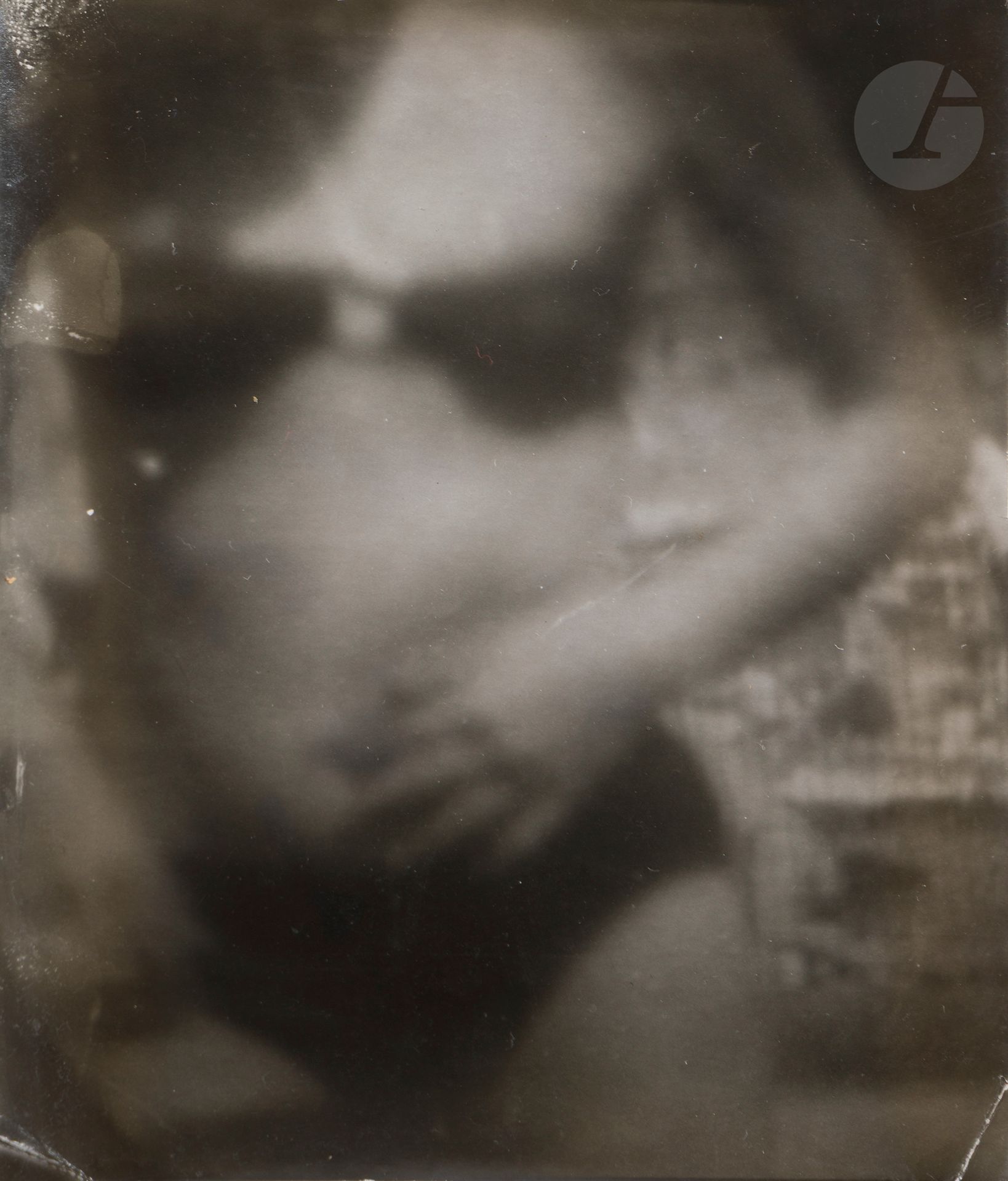 Miroslav Tichy (1926-2011)
Untitled [Woman in swimsuit], c. 1960-1970.
Vintage silver print. A certificate of authenticity from the Susanne Zander gallery accompanies the work. 
14.4 x 12.4 cm - frame 

Provenance : 
- Galerie Susanne Zander, Cologne. 
- Private collection, Paris.