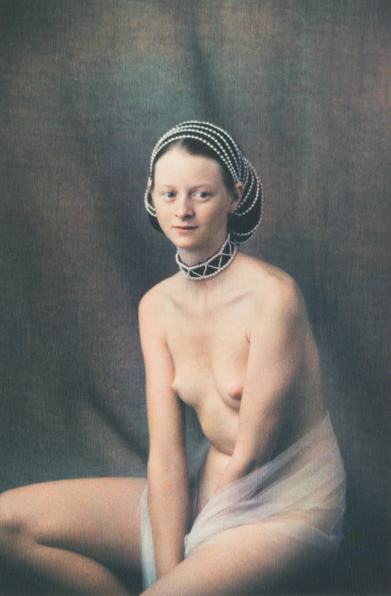 Frank Horvat (1928-2020)
Kristin, de la série Vraies Semblances, 1982. 
Épreuve Fresson, signée dans la marge en bas à droite. Signature du tireur au crayon au verso. 
Image : 30 x 19,8 cm - Feuille : 39,8 x 29,8 cm 

Bibliographie : 
Frank Horvat, Vraies semblances, Peliti Associati, Rome, 1989, couverture.
