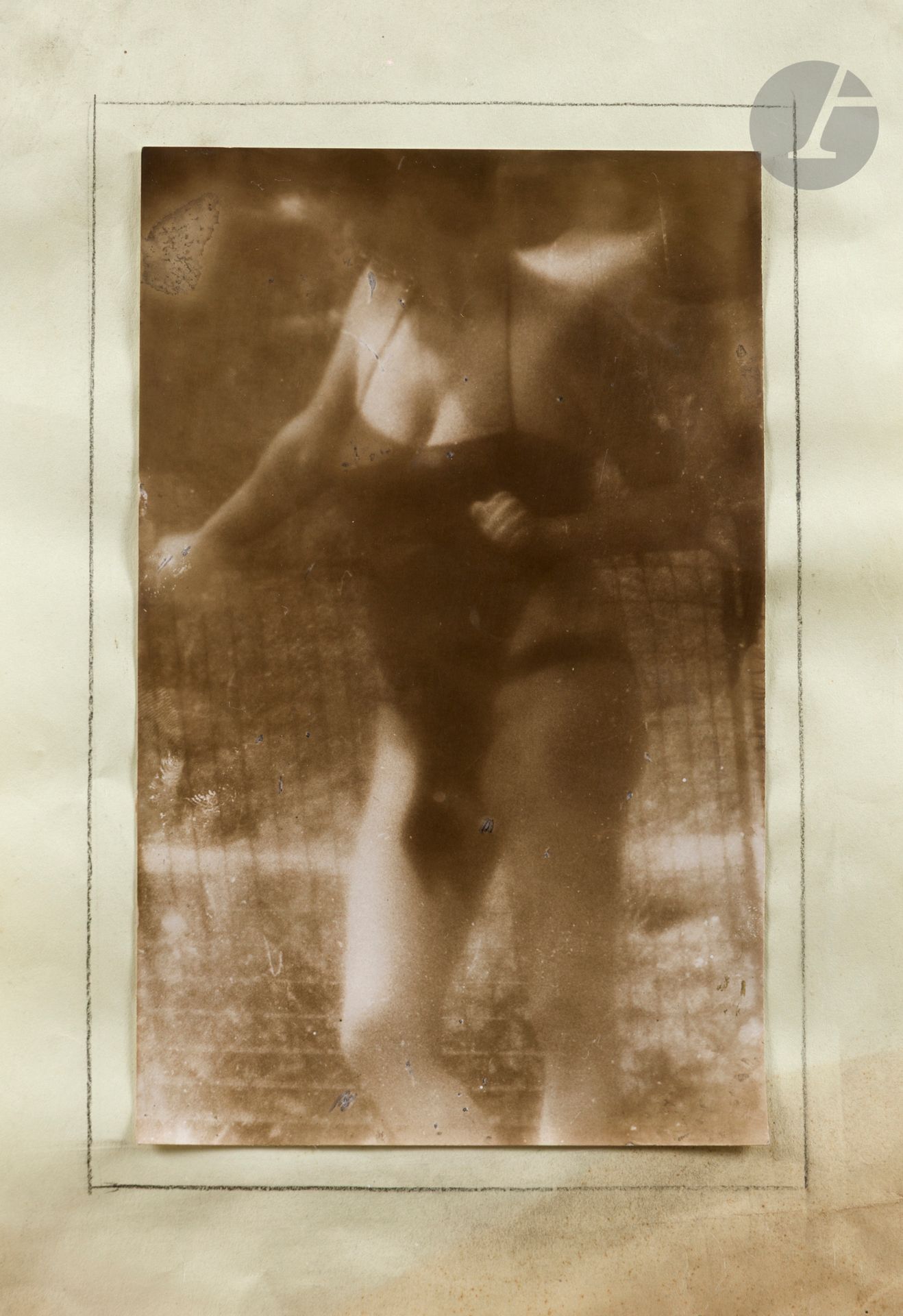 Miroslav Tichy (1926-2011)
Untitled [Woman in swimsuit in front of a fence], c. 1960-1970.
Vintage silver print, mounted on the photographer's card. Tichy Ocean Foundation label with inventory number "4-11-38" and Arndt and Partner gallery label on verso of frame. A certificate of authenticity from the Tichy Ocean Foundation accompanies the work. 
Proof: 18 x 11.5 cm - Mounting: 27.5 x 19.3 cm - frame 

Provenance : 
- Galerie Arndt and Partner, Berlin. 
- Private collection, Paris.