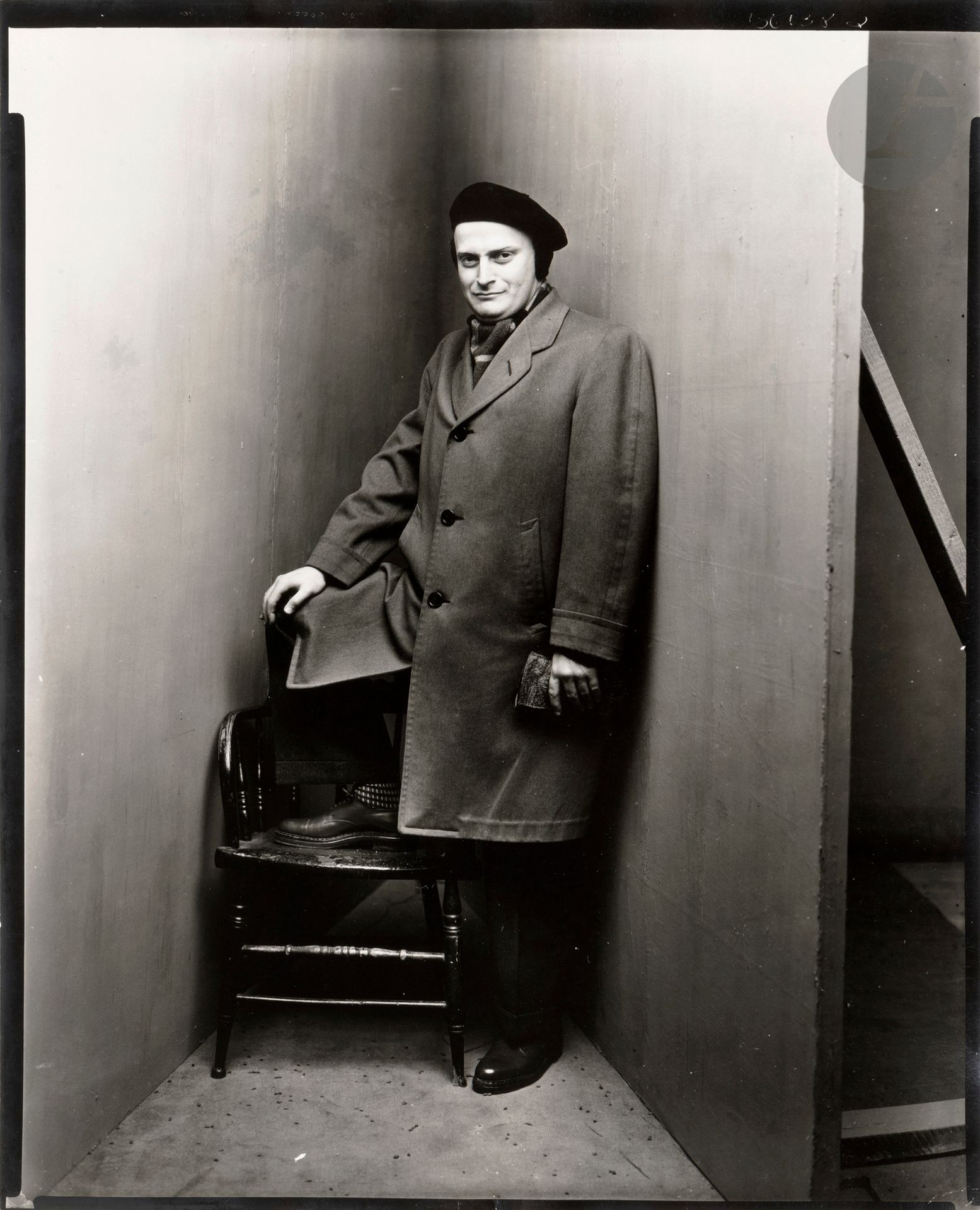Irving Penn (1917-2009)
Yehudi Menuhin, New York, 1948.
Épreuve argentique d’époque. Tampons « Photograph - by - Penn » et « The Condé Nast Publications, Inc. » au verso.
25,3 x 20,5 cm avec marges