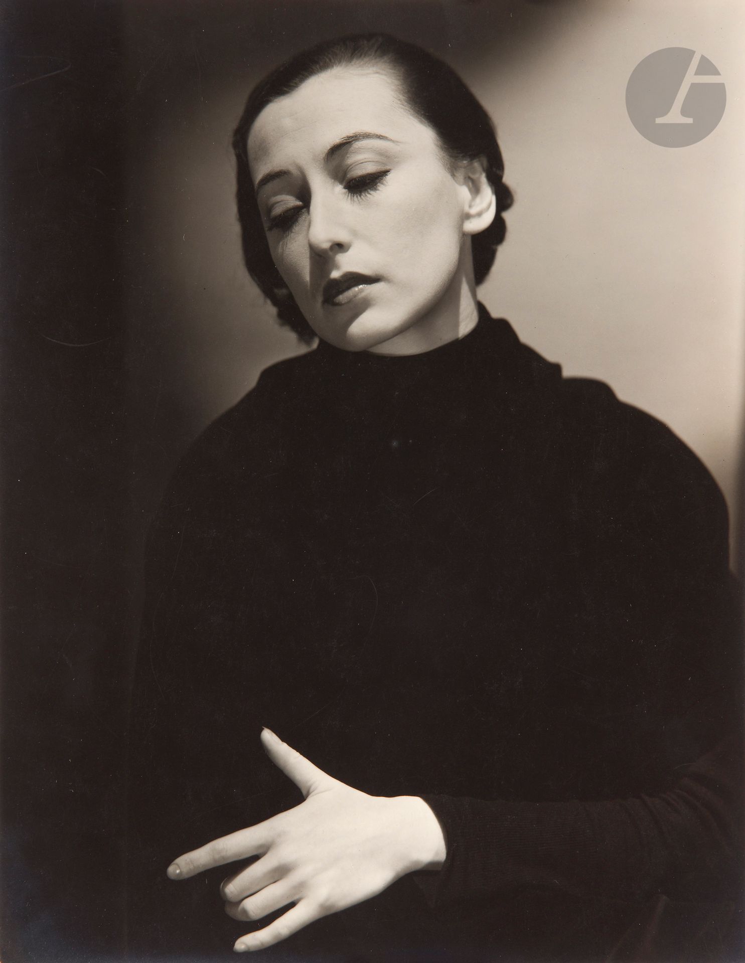 George Hoyningen-Huene (1900-1968)
Nimet Eloui Bey, 1929.
Épreuve argentique d’époque. Tampon « Photographer Hoyningen-Huene » au verso.
24,8 x 19,5 cm