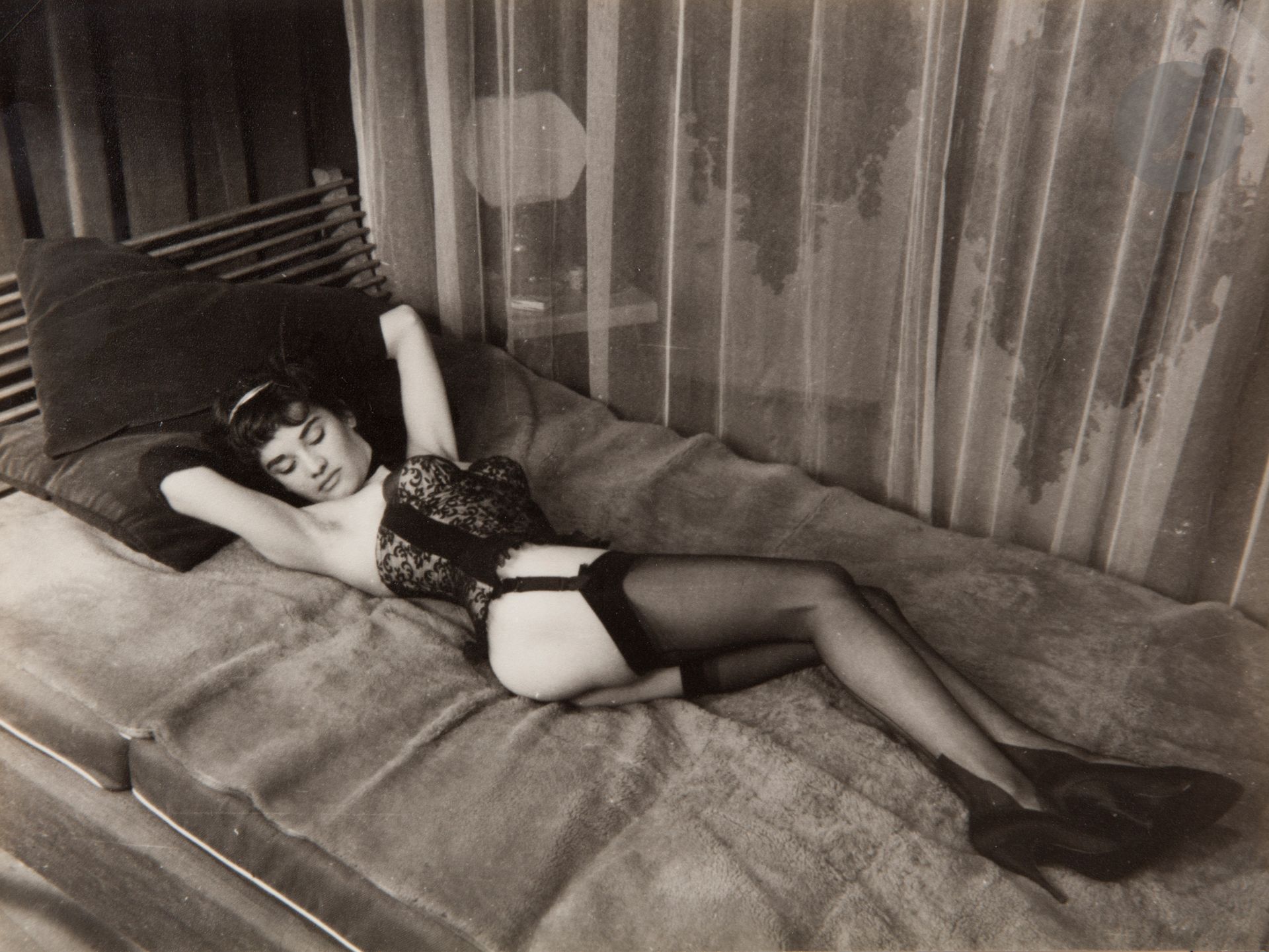 Carlo Mollino (1905-1973) 
Evi [corset], c. 1955-1960.
Épreuve argentique d’époque.
17,8 x 24 cm

Provenance : 
Galerie Texbraun, Paris.