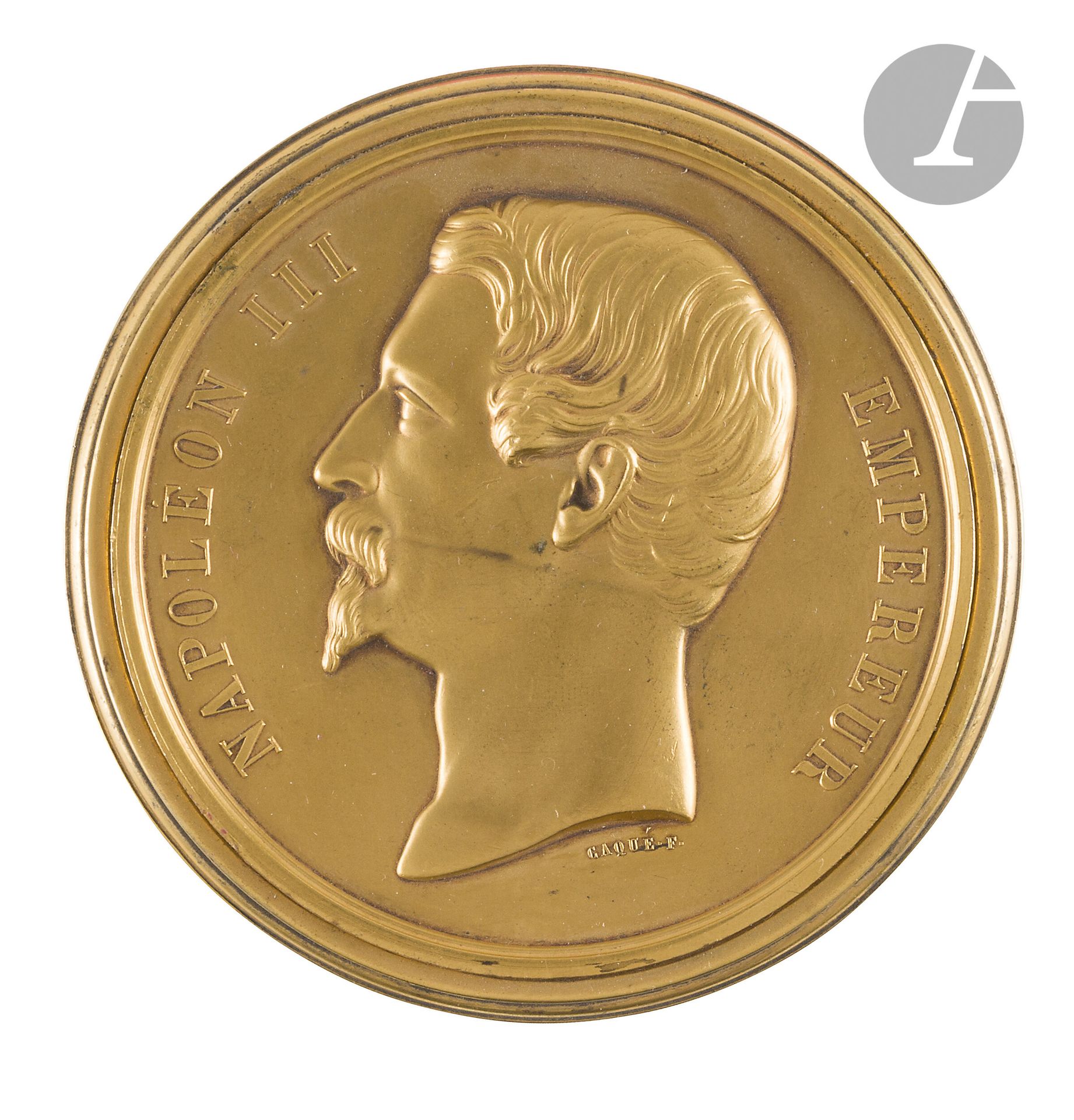 "L'Empereur Napoléon III" (The Emperor Napoleon III) 
Round box in gilt metal, adorned with a gilt bronze medal in the profile of Napoleon III by Caqué, commemorating the proclamation of the Empire at the Paris City Hall on December 2, 1852. 
Marked by the manufacturer Altenloh in Brussels. Bears the label 2963 from the collections of Prince Victor. 
Diameter: 85 mm
B.E. 

History: 
Well referenced under this number in the Prince Victor collections.