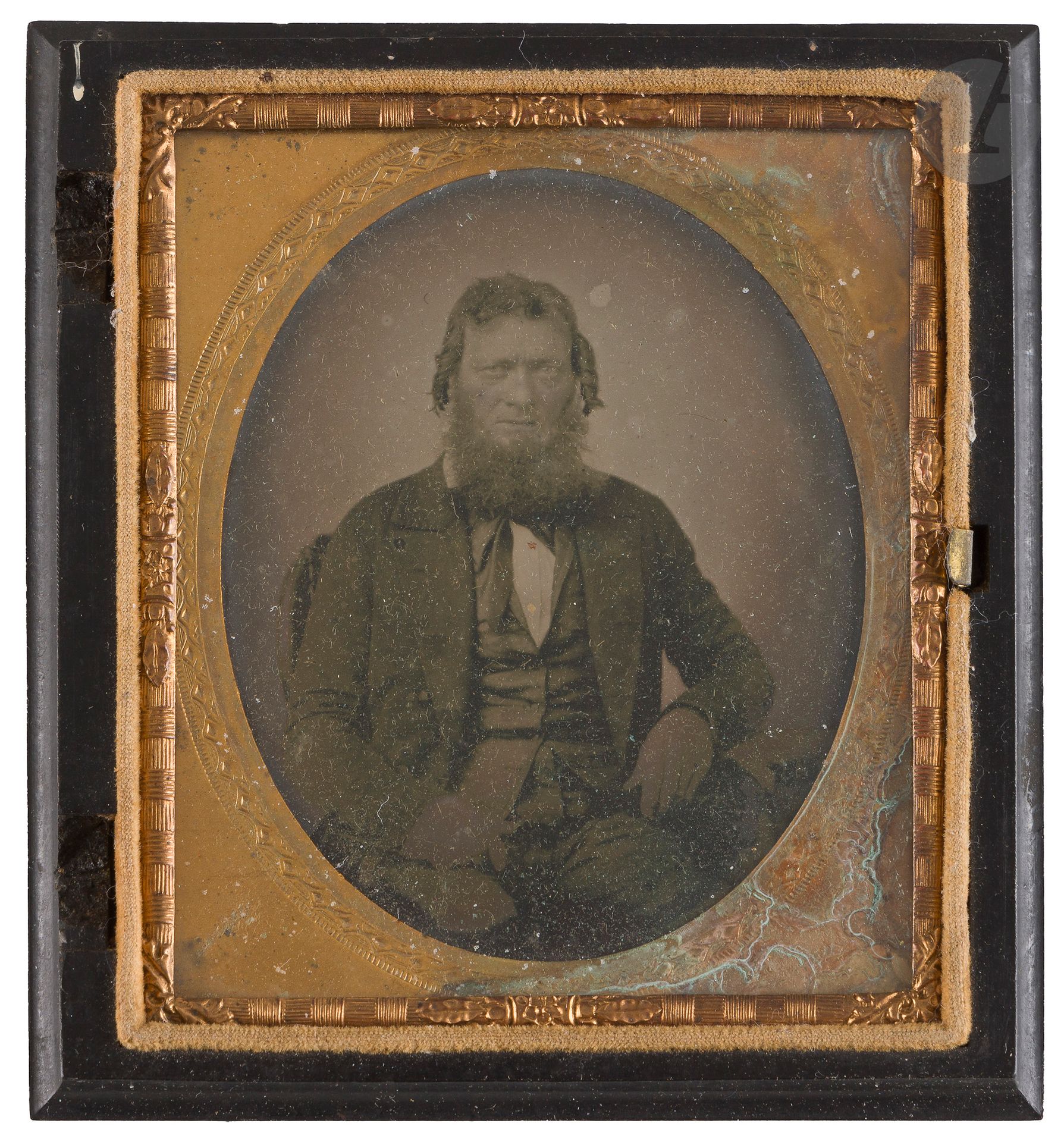 [PHOTOGRAPHIE] 
Portrait d’homme juif aux papillotes dans un ovale. 
Ferrotype. 
Encadrement bois pressé. 
7 x 6 cm
Manques au cadre. Non décadré.







Mots clés :
judaïca, juif, juive, hébreux, rabbins, jewish, torah, hebrew, hebraica, judaisme, synagogue, sionisme, pessah, pessach, haggada, haggadah, hagada, hagadah, passover, menora, menorah, hannuka, hannuca, hannoucca, hanouccah, torah, juden, israélite, Israël, antisemitism, antisémitisme, dreyfus, meguila, sepharade, sefarad, ketouba
