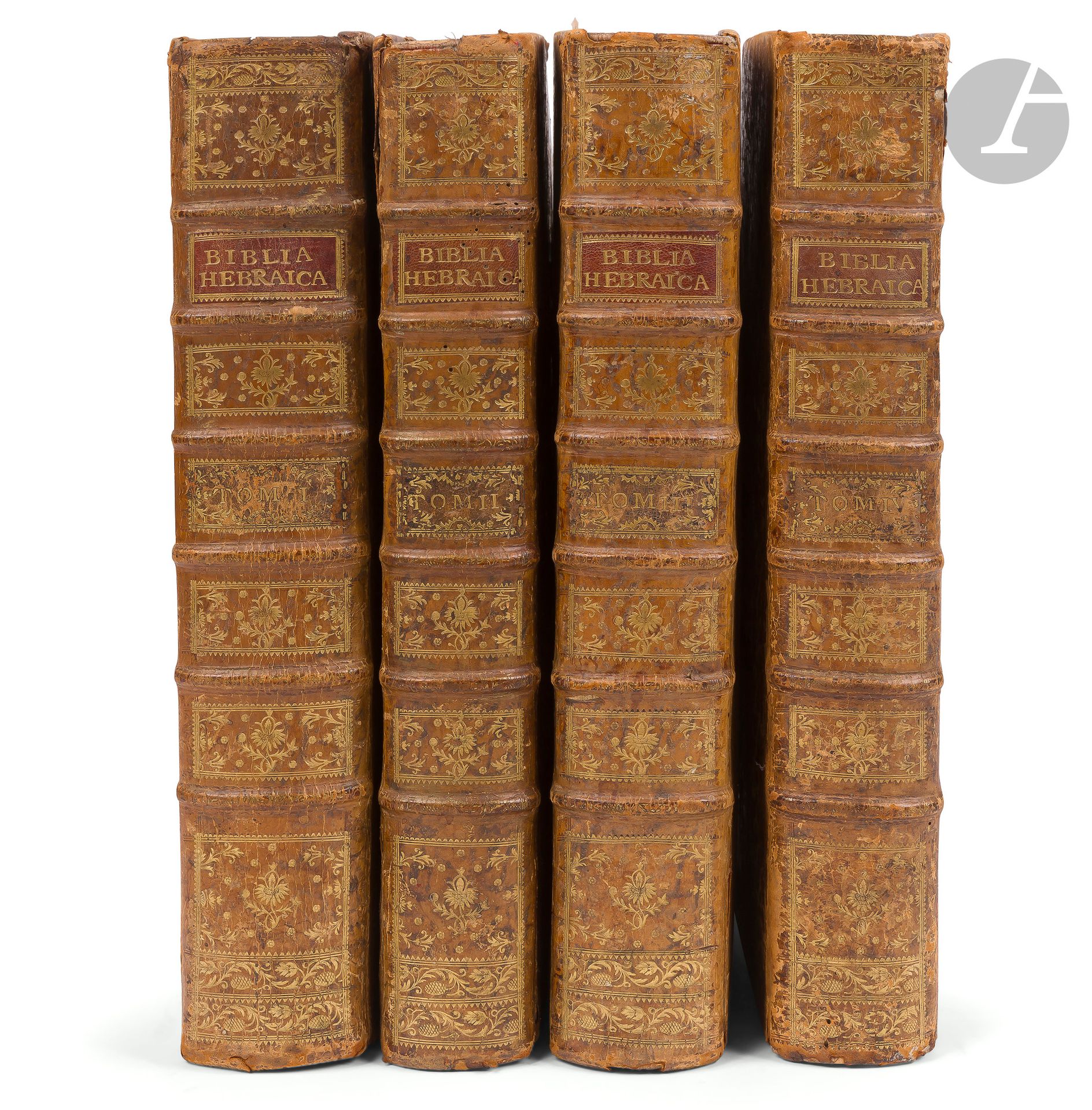 °[BIBLE] Biblia Hebraica cum notis criticis et versione latina. Hébreu et Latin. Traduit et annoté par C.F. Houbigant. Paris, L. Briasson et L. Durand, 1753.
4 volumes in-folio. Reliures plein veau usagées (coins émoussés, manques et charnières ouvertes, premiers feuillets du premier tome déreliés), dos à nerfs et fleurons. Vinograd Paris 84 ; Darlow & Moule 5154
Les notes proposent de nombreuses corrections basées sur la Bible des Samaritains.







Mots clés :
judaïca, juif, juive, hébreux, rabbins, jewish, torah, hebrew, hebraica, judaisme, synagogue, sionisme, pessah, pessach, haggada, haggadah, hagada, hagadah, passover, menora, menorah, hannuka, hannuca, hannoucca, hanouccah, torah, juden, israélite, Israël, antisemitism, antisémitisme, dreyfus, meguila, sepharade, sefarad, ketouba