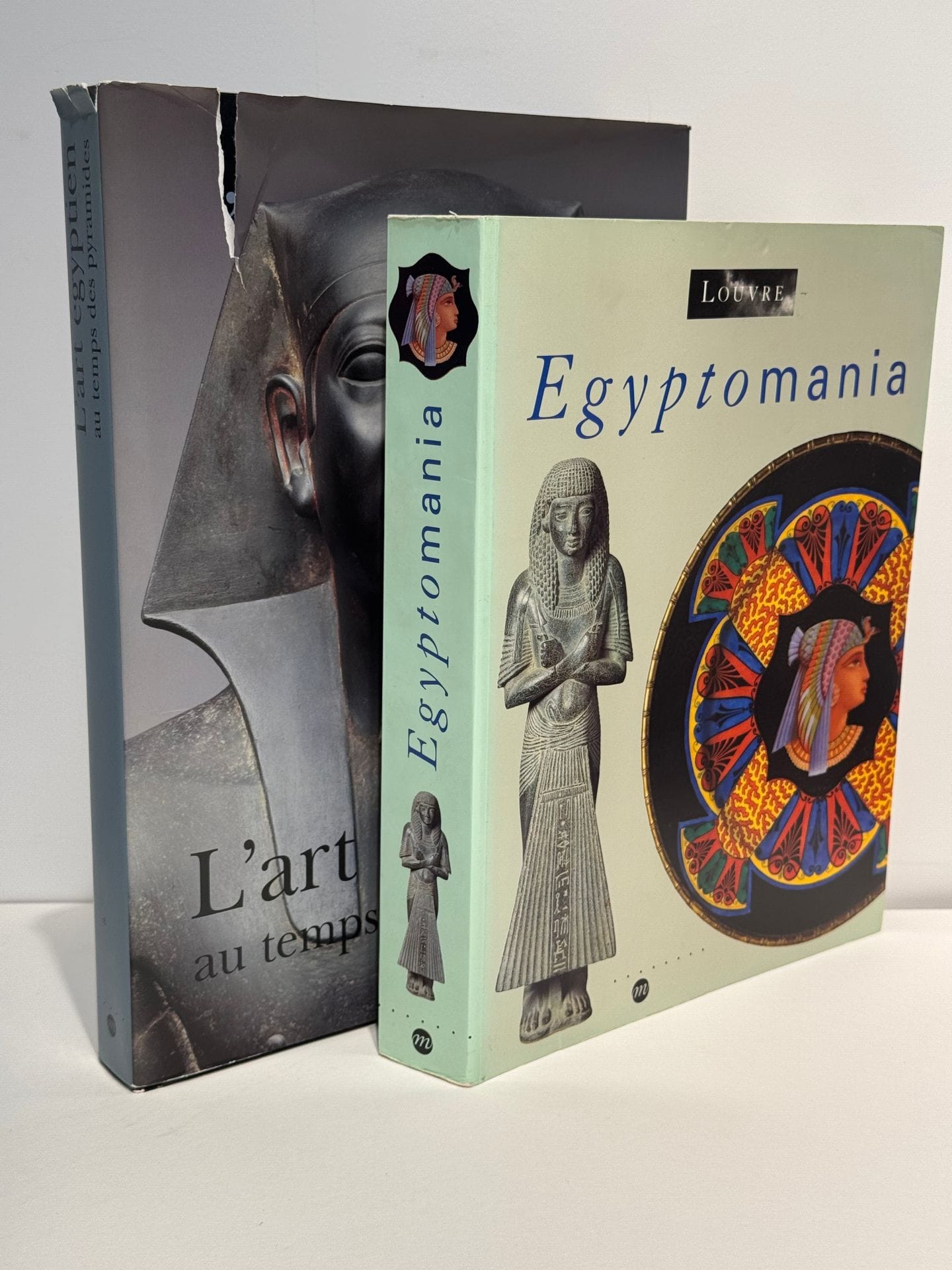 [EGYPTE] Lot de 2 volumes : 

- ZIEGLER Christiane
L’art égyptien au temps des pyramides. Catalogue de l’exposition organisée par la Réunion des musées nationaux à Paris, le Metropolitan Museum of Art à New-York et le Musée royal de l’Ontario à Toronto en 1999.
Edition de la Réunion des musées nationaux, Paris,1999.

- HUMBERT Jean-Marcel
Egyptomania, L’Egypte dans l’art occidental, 1730-1930.
Edition de la Réunion des musées nationaux, Paris, 1994.