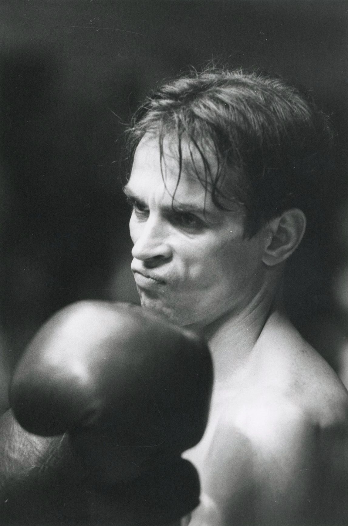 Steve Shapiro (1934-2022) 
Rudolf Noureev dans le film Valentino de Ken Russell [Cinéma], 1977. 
Épreuve argentique sur papier Kodak. Crédit du photographe et légende imprimés au verso. 
29,6 x 19,8 cm