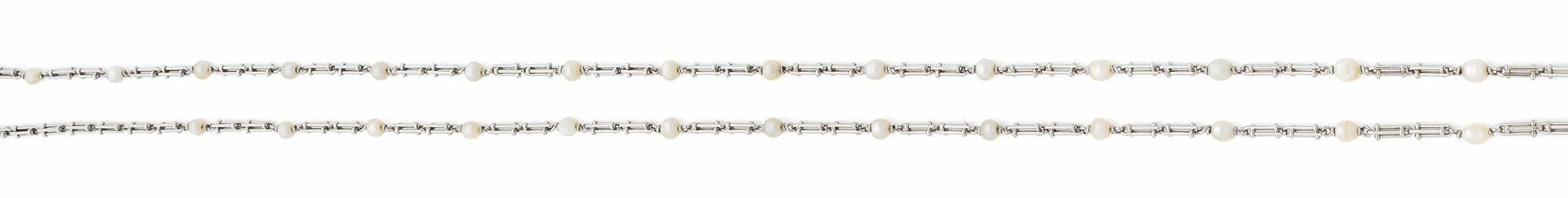 Long necklace in platinum with pearls. Early 20th century. Length: approx. 129cm. Gross weight: 44.3g
An early 20th century pearl necklace