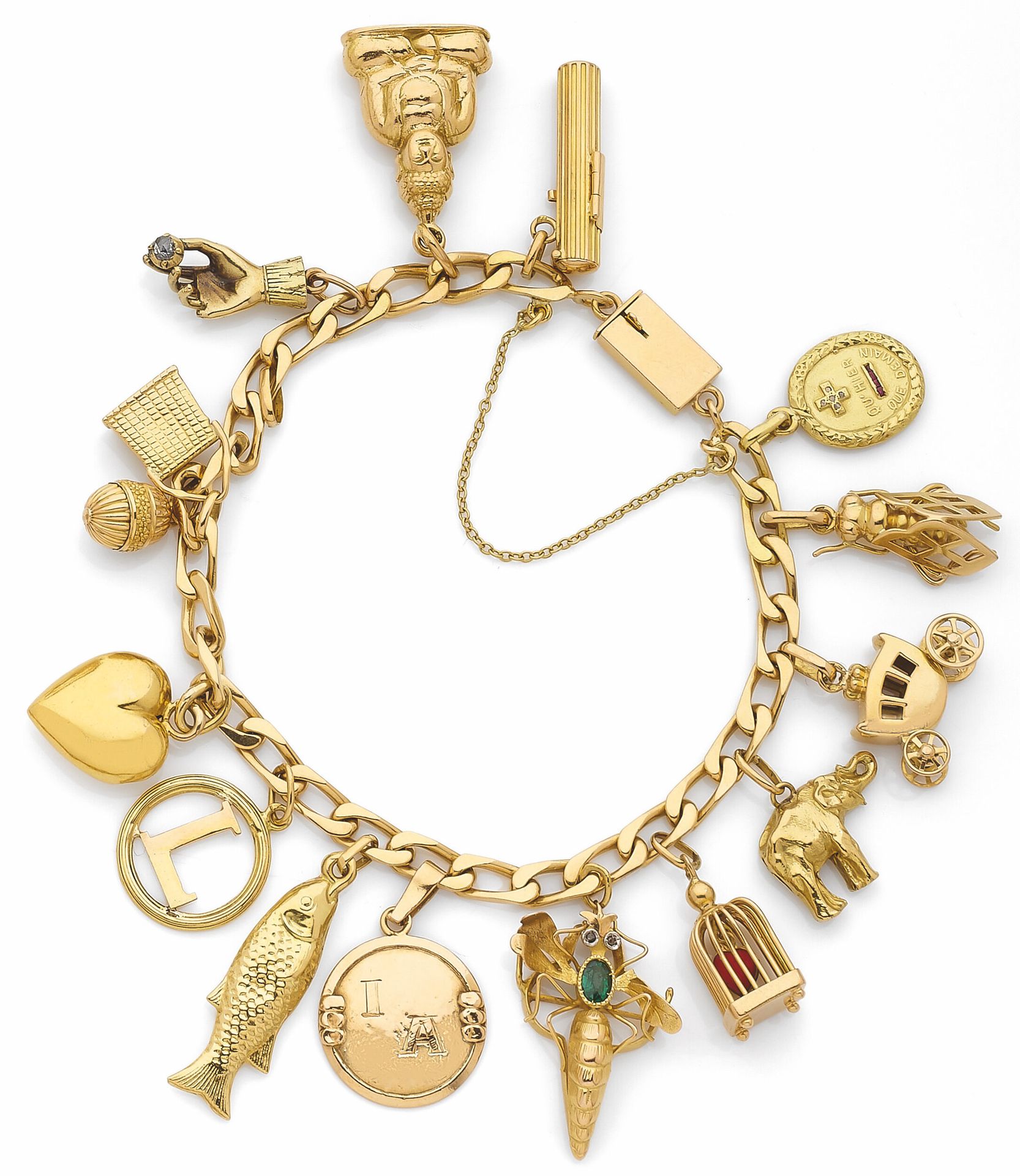 Bracelet en or 18K (750), orné de 15 charms en or 18K (750) en pampilles représentant des souvenirs de voyage, des portes-bonheur. Longueur: 18,5cm environ. Poids brut: 35,5g
A gold bracelet