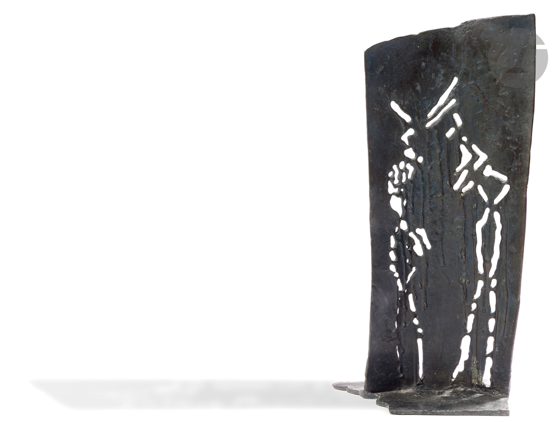 Germaine RICHIER (1902-1959)
Claire voie n°3, 1956
Épreuve en bronze à patine brune.
Signée et numérotée «3/8» sur la terrasse.
Marque du fondeur «L. Thinot. Fondeur . Paris» inscrite sur la tranche de la terrasse. 
Hauteur : 35 cm

Bibliographie :
Françoise Guiter, Germaine Richier, Vie et œuvre, Catalogue Raisonné de l’oeuvre sculpté, Tome I, 1916-1946, sous la direction de Sophie Guiter, Silvana Editoriale, un exemplaire similaire reproduit p. 118.

Une copie du certificat de Françoise Guiter, en date du 6 novembre 2008, sera remise à l’acquéreur.