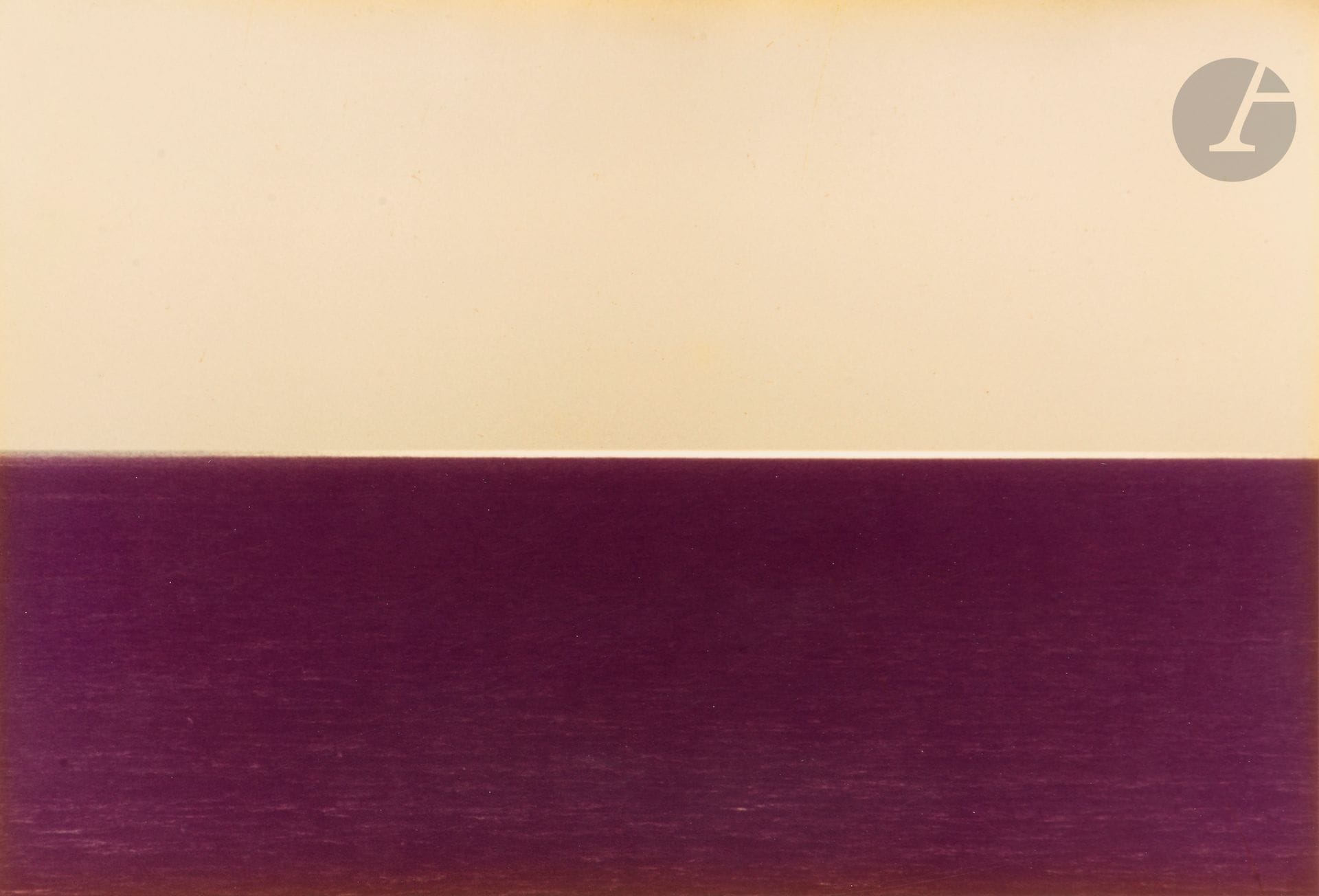 Franco Fontana (1933) 
Ibiza, Méditerranée, 1972.
Épreuve chromogénique d'époque sur papier Kodak, montée par le haut sur carton, signée et datée à l'encre sur le montage en bas à droite, signée et datée à l'encre au verso avec l'étiquette du photographe.
20 x 29,5 cm