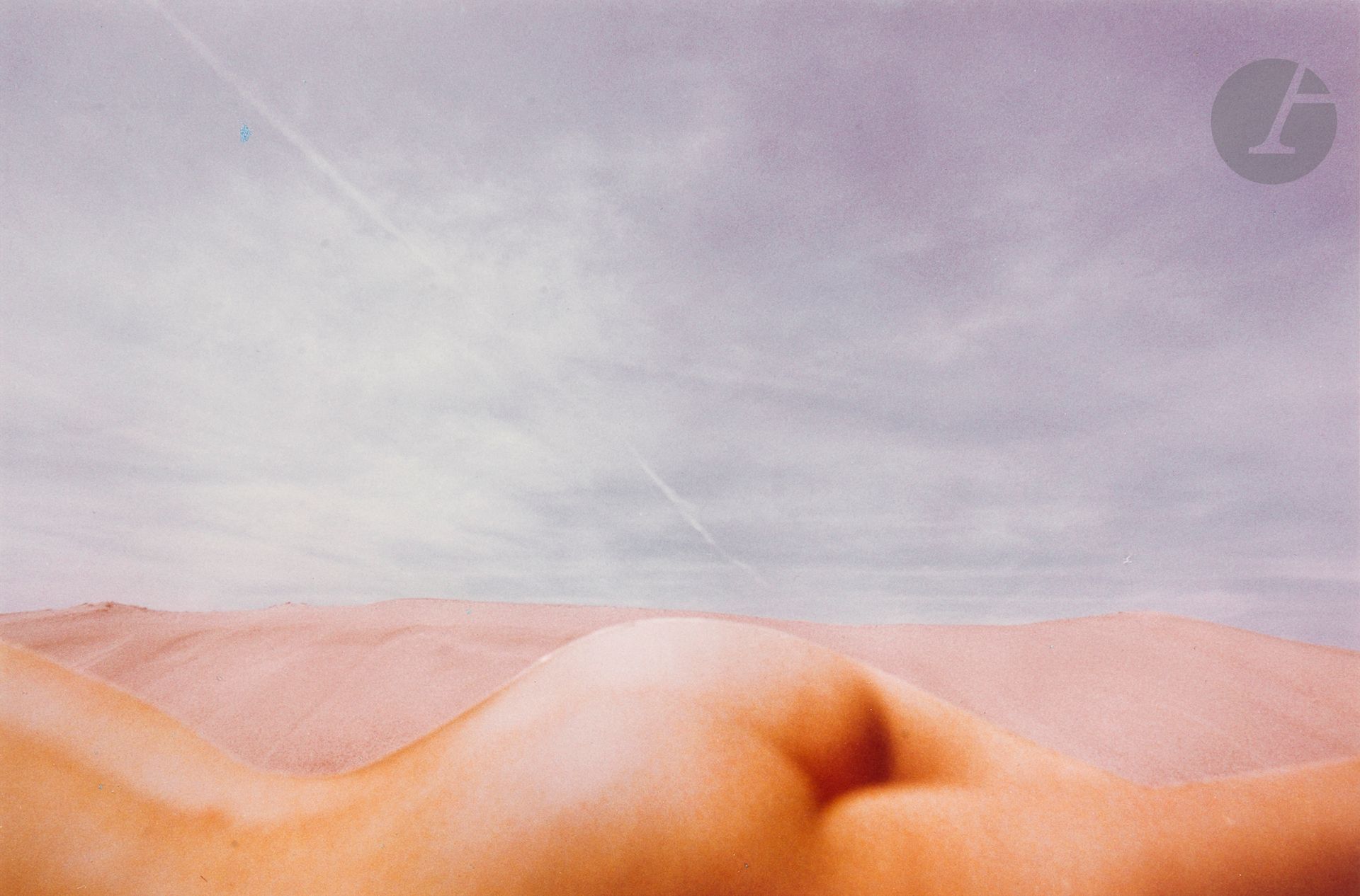 Franco Fontana (1933)
Photomontage [nu allongé et dunes], 1978.
Épreuve chromogénique d'époque sur papier Kodak, signée, datée et numérotée à 30 exemplaires à l'encre dans la marge en bas.
Image : 17,3 x 26 cm - Feuille : 21,5 x 29,8 cm
