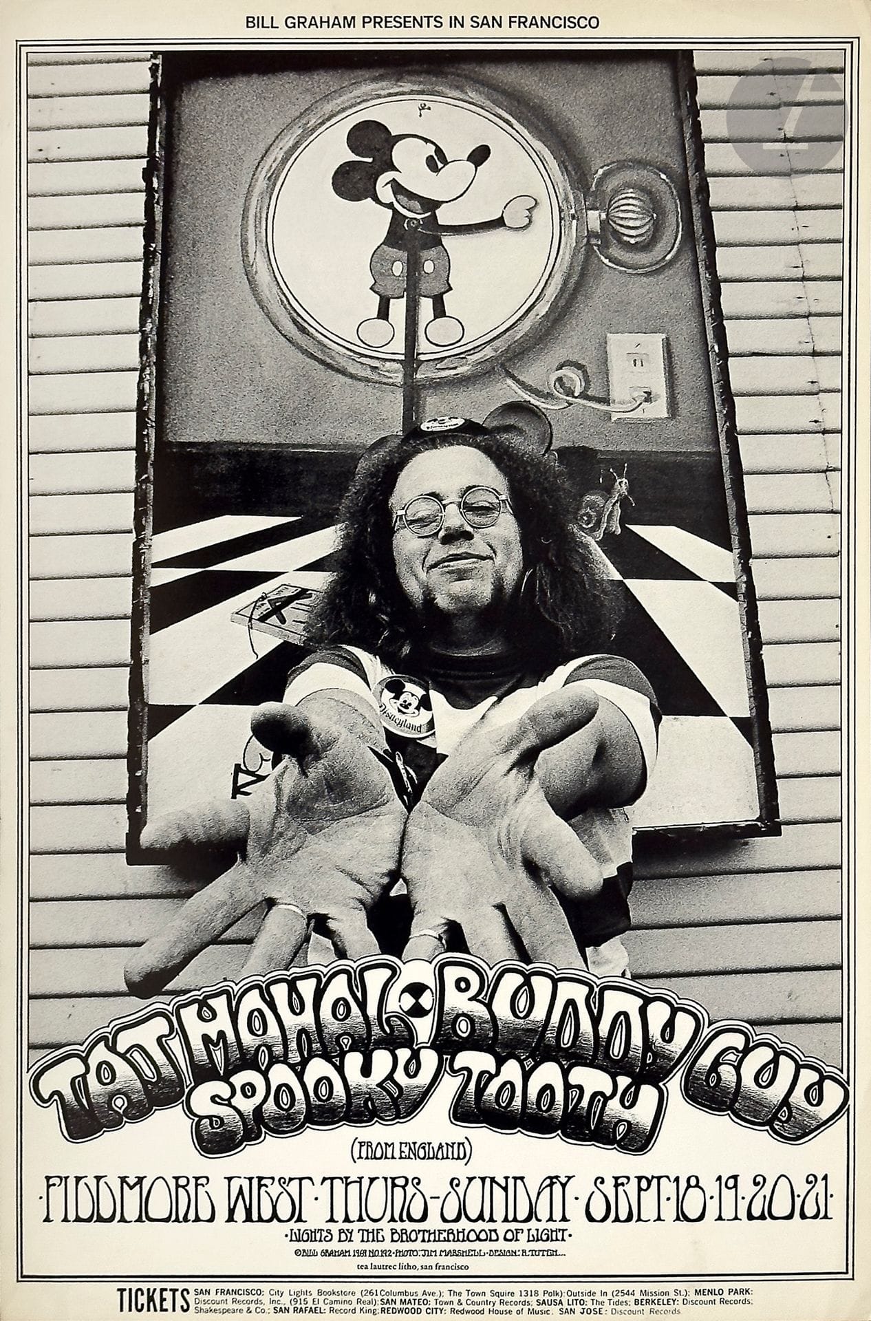 Randy TUTEN (né en 1946) - Jim MARSHELL (1936-2010)
Taj Mahal, Buddy Guy, Spooky Tooth, Fillmore West, San Francisco, 18-21 septembre 1969
Chromolithographie. Non entoilée. 
Bill Graham production. Tea Lautrec Litho1969. 
53,5 x 33,5 cm
  
Bibliographie : Paul D. Grushkin, The Art of Rock, New York, Artabras, reproduit sous le numéro BG 192, p.134.
