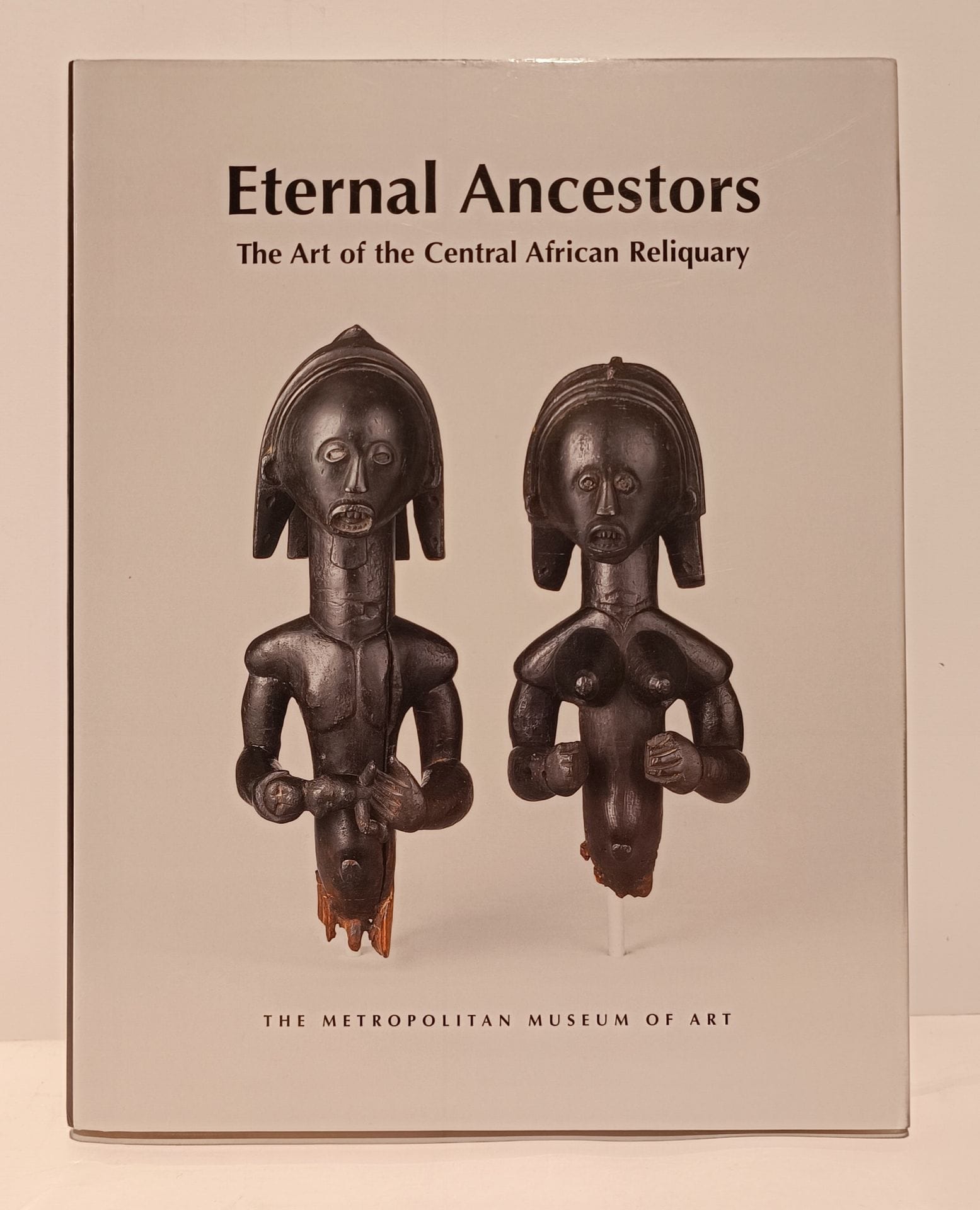 LAGAMMA Alisa, Eternal ancestors: the Art of the Central African Reliquary, Yale University Press / Metropolitan Museum of Art, 2007.