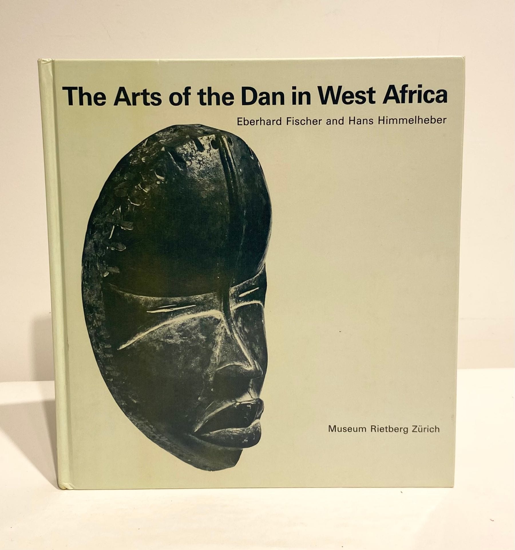 FISCHER Eberhard, HIMMELHEBER Hans, The Arts of the Dan in West Africa, 1984, Museum Rietberg Zürich.