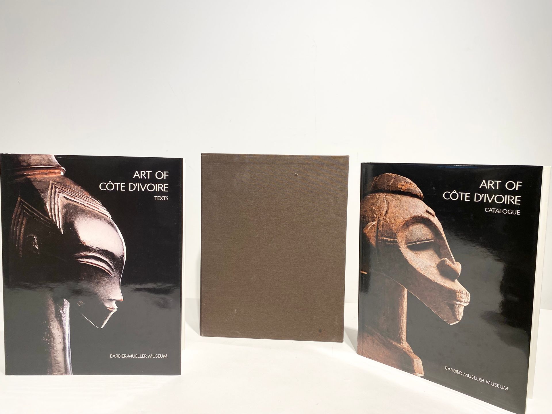 BARBIER Jean Paul (ed. by), Art of Côte d'Ivoire Vol. 1 and vol.2, Barbier Mueller, 1993.