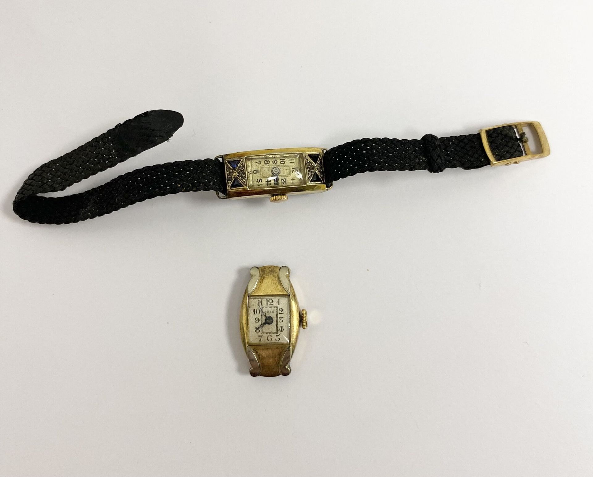 Two watch cases in yellow gold 750/°°°. 

Gross weight : 15,9 g



Cost of gold coins and lots: 9.6% incl. VAT - 8% excl. 



Buyer's costs for silver lots: 20% incl. VAT - 16.67% excl.