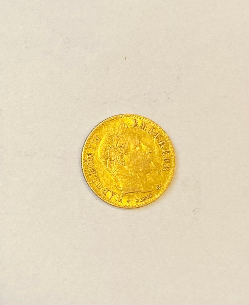 1 pièce de 10F or Napoléon tête laurée, 1862 A.



Frais acheteur pièces et lots en or : 9,6% TTC -  8% HT 



Frais acheteur lots d'argenterie : 20% TTC - 16,67% HT
