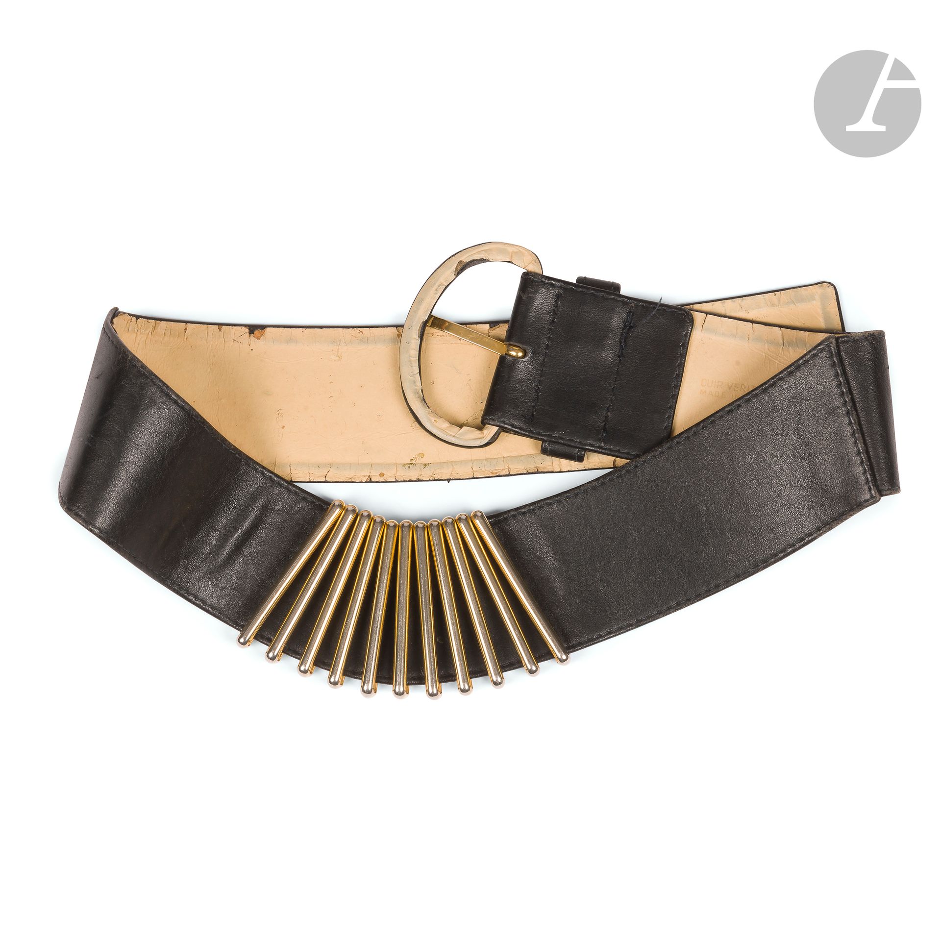 KARL LAGERFELD
Black leather and gold metal belt. Approx. size 70 (worn as is)