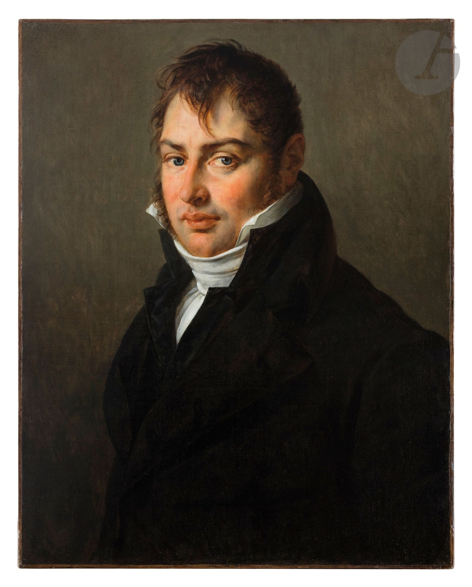 Antoine-Jean GROS dit le Baron GROS (Paris 1771 - Meudon 1835)
Portrait présumé de l’artiste Jean Vasserot (1769-1832)
Toile
Signée en bas à gauche «Gros»
(Restaurations anciennes)
73x59cm

Provenance:
- Probablement collection du modèle, Jean Vasserot (1769-1837);
- Par descendance dans la famille Vasserot

Conservé jusqu’à très récemment dans la famille de descendants du modèle, ce portrait n’est pas mentionné par les principaux biographes d’Antoine-Jean Gros (J.-B. Delestre, J. Tripier Le Franc et dernièrement D. O’Brien). L’attribution, qui s’appuie sur la gamme caractéristique de couleurs chaudes, sur la touche transparente au service d’un puissant effet de présence et sur la graphie de la signature, ne fait cependant aucun doute. Sur la base de la provenance familiale et d’un rapprochement avec un portrait daté de 1791 par Jacques-Augustin Pajou, dit Pajou fils, offrant les traits du même personnage plus jeune, il est possible d’identifier ce dernier avec le peintre et dessinateur de paysages, Jean Vasserot (1769-1832). Le portrait réalisé par Pajou appartient à la période durant laquelle les liens durables ont pu se nouer parmi les premiers élèves des ateliers de David, Vincent et Regnault à Paris, qui se retrouvaient lors des multiples concours pour les prix de l’Académie. De tels portraits d’amitié entre jeunes gens furent prisés en particulier parmi les élèves de David, tels A.-L. Girodet, F. Gérard, J.-B. Isabey et Gros. On peut présumer qu’à l’époque où Vasserot se lia avec Pajou, comme lui il ambitionnait de briller dans la carrière des arts. En vérité, il eut une carrière de paysagiste relativement modeste, participant au Salon à partir de 1793 et se déclarant en 1806, élève de P.-H. de Valenciennes. L’apogée de sa reconnaissance survint vers 1809-1810 quand il reçut des commandes pour le château de Rambouillet dans le cadre de la rénovation ordonnée par Napoléon. Gros ayant séjourné en Italie de 1793 à 1799, il dut peindre le portrait de Vasserot après son retour, dans les années 1804-1809, une datation suggérée par l’âge que paraît porter le modèle, entre 35 et 39 ans. Vasserot n’a visiblement plus l’ardeur qu’il exprimait en 1791 lorsqu’il posa pour Pajou, mais de l’intensité demeure dans son regard. Son écharpe enroulée autour du cou, qui recouvre presque le menton, est peut-être un souvenir de la coquetterie vestimentaire qu’affectionnaient les jeunes Incroyables sous le Directoire et le Consulat. Après l’éclatant succès des Pestiférés de Jaffa au Salon de 1804, Gros enchaîna les commandes de grandes scènes napoléoniennes et de portraits en pied de dignitaires impériaux dans leurs habits de cour. Son pinceau est alors animé par un rubénisme flamand, mais lorsqu’il peint Vasserot la pose et le costume se distinguent par une sobriété inattendue, une qualité qu’il recherche parfois sous la Restauration. La simplicité de la mise en page sur fond neutre, un parti inauguré par David et Vigée Le Brun à la veille de la Révolution, atteste d’un souci de modernité que Boilly et d’autres commercialisèrent auprès d’une clientèle élargie. Gros se distingue de ses contemporains cependant par le soin d’intégrer la figure et le fond, à la manière des maîtres coloristes qu’il admirait. La modernité du frac noir célébré dans ce portrait aurait eu de multiples déclinaisons parmi l’assistance qui peuple le grand tableau que Gros laissa à l’état d’ébauche montrant Napoléon distribuant les récompenses aux artistes lors du Salon de 1808 (musée national du château de Versailles). On peut supposer que la réalisation du portrait se nourrit d’une amitié partagée. Toutefois, on ignore tout des relations entre Gros et Vasserot, notamment les circonstances et la date de leur rencontre. A la différence de ses anciens camarades d’atelier tels Isabey et Gérard qui sous le Directoire et le Consulat menèrent une vie mondaine propre à leur procurer des commandes et de la publicité, Gros semble avoir choisi un quotidien plus retiré et des fréquentations moins en vue comme Vasserot. On sait qu’en tant que peintre de batailles, il aimait fréquenter les militaires; or, Vasserot avait un frère de deux ans son cadet, Louis, un officier anobli par Napoléon en 1810. Ce dernier ne fut pas étranger au monde de l’art, car les noms des deux frères – «Vasserot l’aîné, peintre» et «Vasserot le jeune» – figurent dans la liste les souscripteurs aux Palais, maisons, et autres édifices modernes, dessinés à Rome que Ch. Percier et P. Fontaine publièrent en 1798. 

Nous remercions le professeur Philippe Bordes pour la rédaction de cette notice.