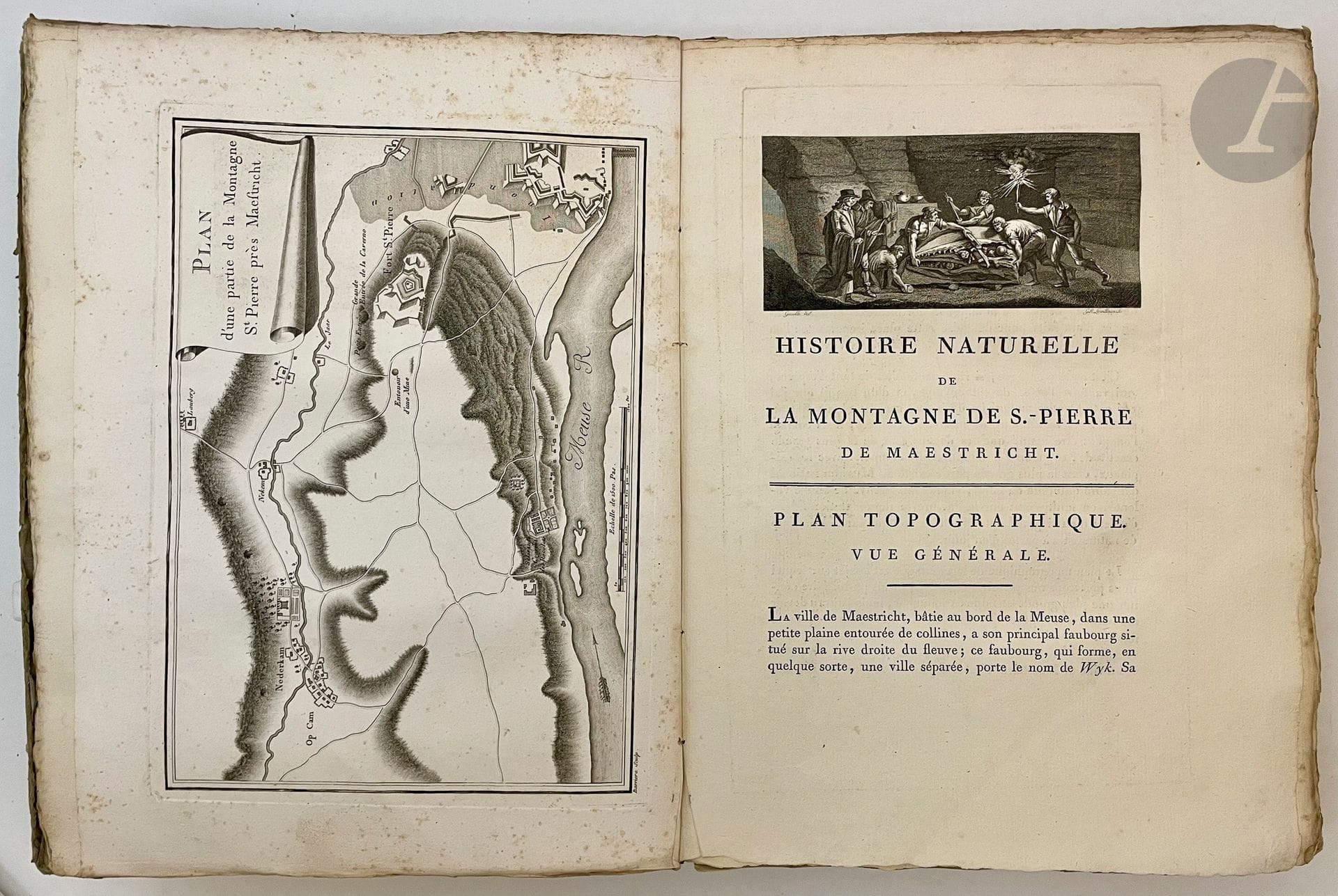 FAUJAS DE SAINT-FOND (Barthélémy).
Histoire naturelle de la montagne de Saint-Pierre de Maestricht.
Paris : H. J. Jansen, An 7 [1799-1803]. — Grand in-4, demi-papier blanc, plat cartonné, non rogné (reliure d'attente de l'époque).
Édition originale de cet ouvrage important sur les fossiles retrouvés dans les carrières souterraines de Sint Pietersberg (montagne de Saint-Pierre) situées au sud de Maastricht. Elle parut en 10 livraisons à partir de janvier ou février 1799 jusqu'en début d'année 1803.
« Les premières découvertes paléoichthyologiques à la fin du XVIIIe et au tout début du XIXe siècle dans la région stratotype du Maastrichtien sont passées en revue. Après la prise de Maastricht en novembre 1794 par l’armée révolutionnaire française en guerre contre le Stathouder Guillaume V, des collections de « pétrifications » des carrières souterraines de Sint Pietersberg furent acquises par le Représentant du Peuple Augustin-Lucie de Frécine et les Commissaires chargés de rechercher des objets de science et d’art dans les pays conquis, André Thoüin et Barthélémy Faujas de Saint-Fond. Ces fossiles, envoyés à Paris en 1795, furent ensuite décrits et figurés entre 1799 et 1803 par ce dernier dans son Histoire naturelle de la Montagne de Saint-Pierre de Maestricht » (Arnaud Brignon, « Faujas de Saint-Fond, Reinwardt, Cuvier et les poissons fossiles du Crétacé de la “Montagne Saint-Pierre” de Maastricht (Pays-Bas), 2015).
Faujas de Saint-Fond fut aidé dans son entreprise par Bernard-Germain de Lacépède (1756-1825) qui occupait à l'époque la chaire de zoologie consacrée aux reptiles et aux poissons au Muséum d'histoire naturelle.
L'illustration se compose d'un bandeau gravé par G. R. Levillain d'après J. E. Gaulle, de la carte topographique hors texte de Maëstricht, et de 54 planches gravées d'après Durand, Gaulle, Maréchal et P. Camper, dont 10 dépliantes.
Exemplaire en reliure d'attente de l'époque, à toutes marges.
Papier du dos entièrement manquant, bords des plats abîmés, coins émoussés. Rousseurs éparses et quelques rares mouillures claires sans gravité.
Provenance : Jésuites de la Maison Saint-Louis de Jersey, avec cachet sur le faux titre : « Dom. S. Aloys. Jerseiens S.J.» «Dom. S. Aloys. Jerseiens S.J. » - École Saint Geneviève, avec cachet sur le titre : « École Saint Geneviève B.D.J. ».