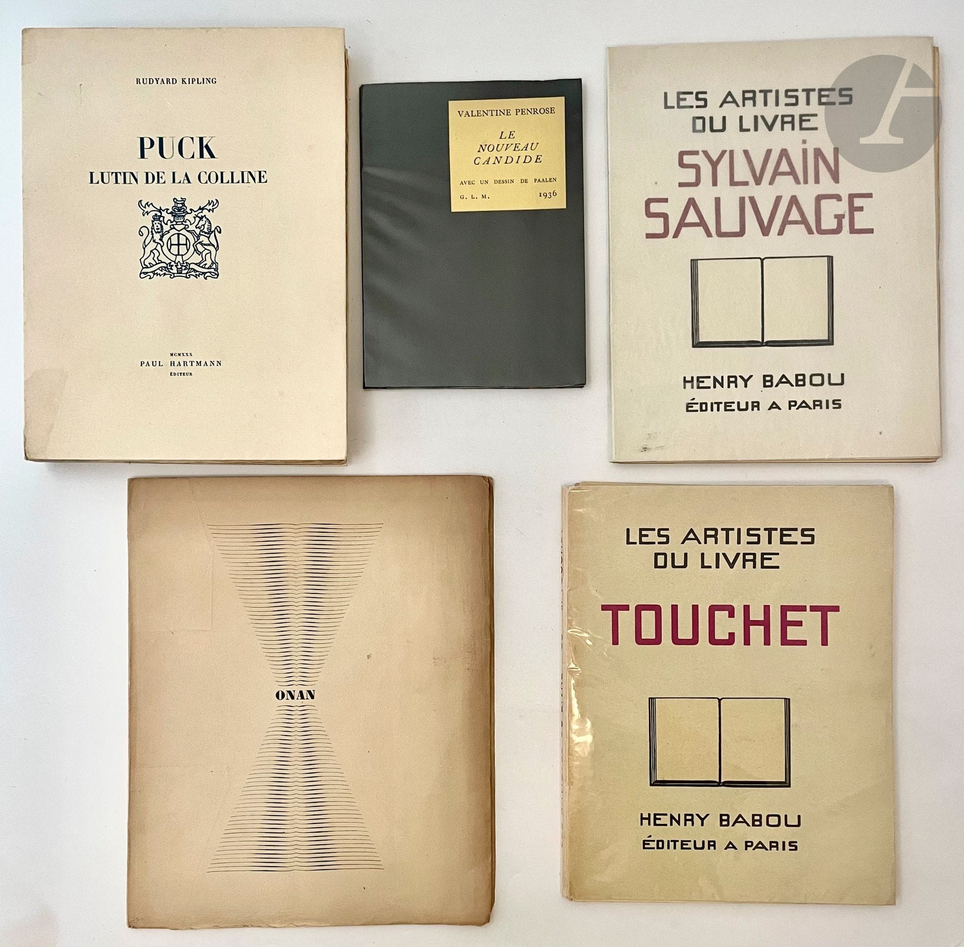 [LOTS DE LIVRES DIVERS]. 
Lots de 14 livres et revues dont Les Artistes du livre (Touchet et Sauvage), Crapouillot, Penrose (Le Nouveau Candide), Hugnet (Onan), Courteline, etc. Soit 36 volumes et fascicules.