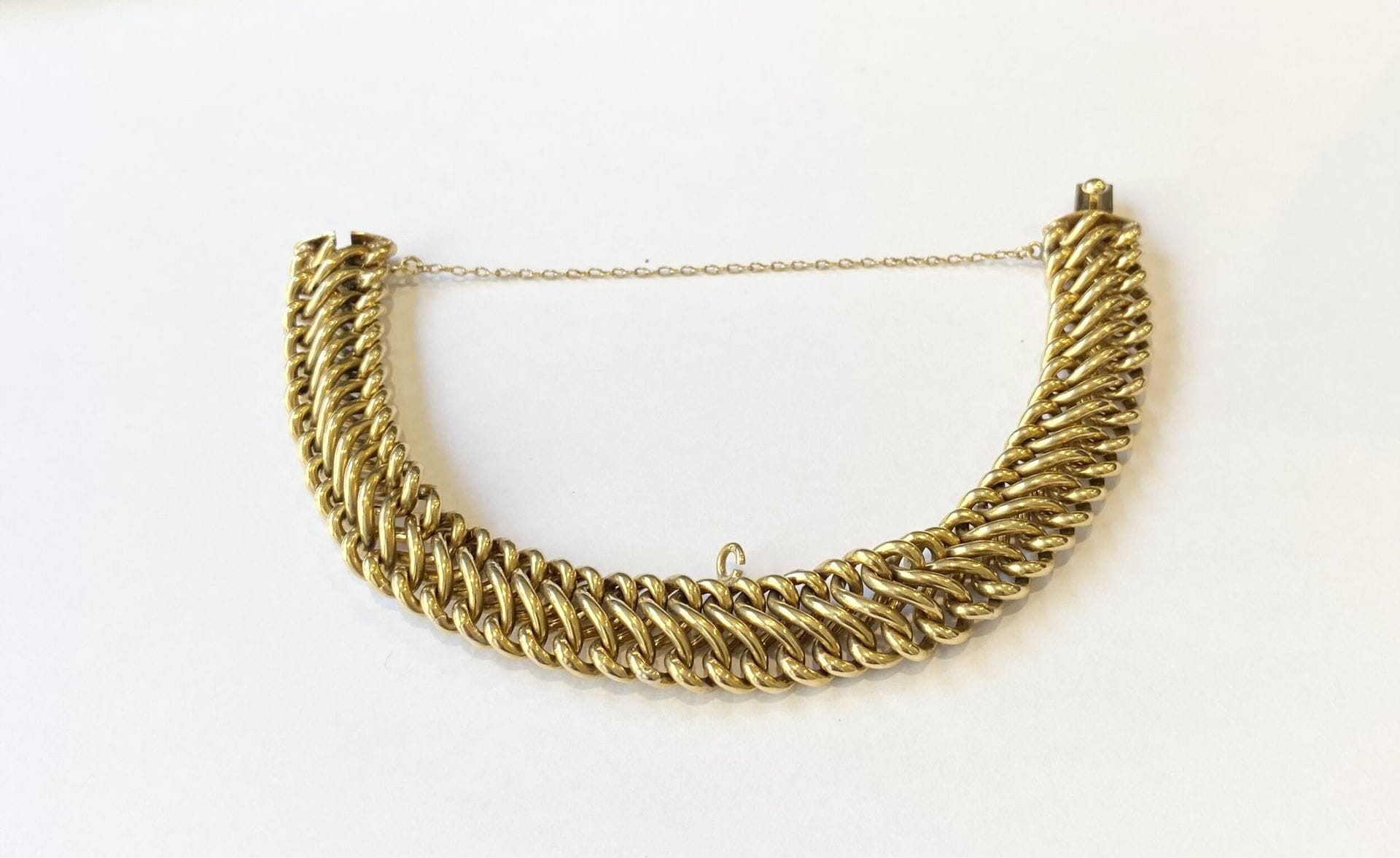 Bracelet en or jaune 750/°°° mailles américaines. 
Poids : 23.61 g