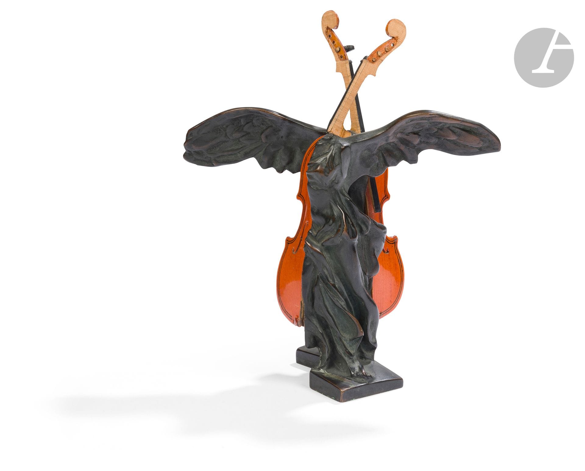 Armand FERNANDEZ dit ARMAN (1928-2005)
Ange violon
Épreuve en bronze et violon découpé.
Signée sur la base.
Marque du fondeur Boquet et numérotée " 35/100 " sur la tranche.
(Recollé).
22 x 15 x 12 cm