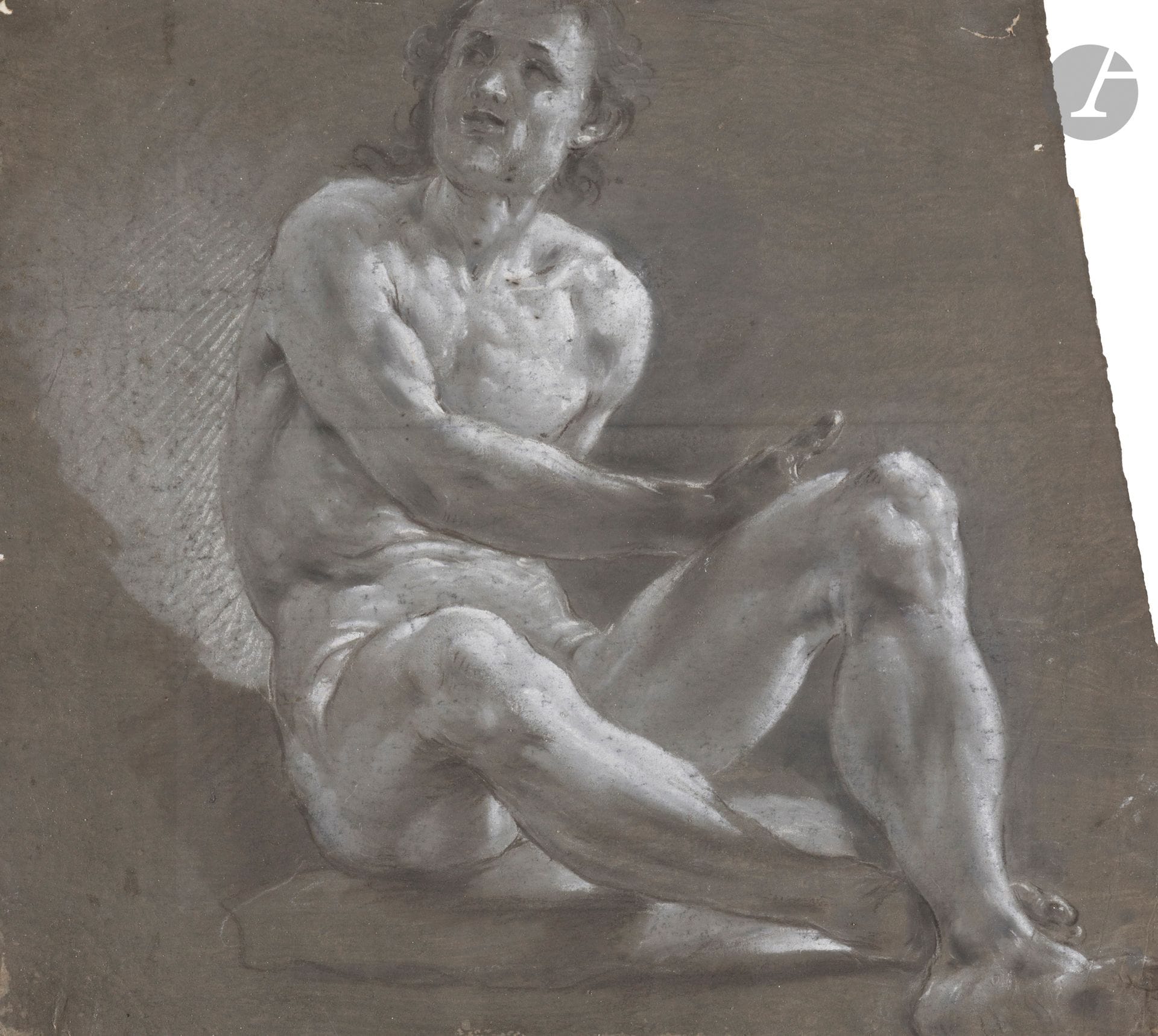 Francesco MONTI (Bologne 1685 - Brescia 1768)
Académie d’homme assis, la main droite sur le genou
Pierre noire, estompe et rehauts de craie blanche sur papier préparé en gris.
(Pliures sur les bords, petits manques, petits trous dans les coins et petites taches).
28,5 x 28,5 cm (de forme irrégulière, 28,5 x 32 cm dans les dimensions les plus grandes)