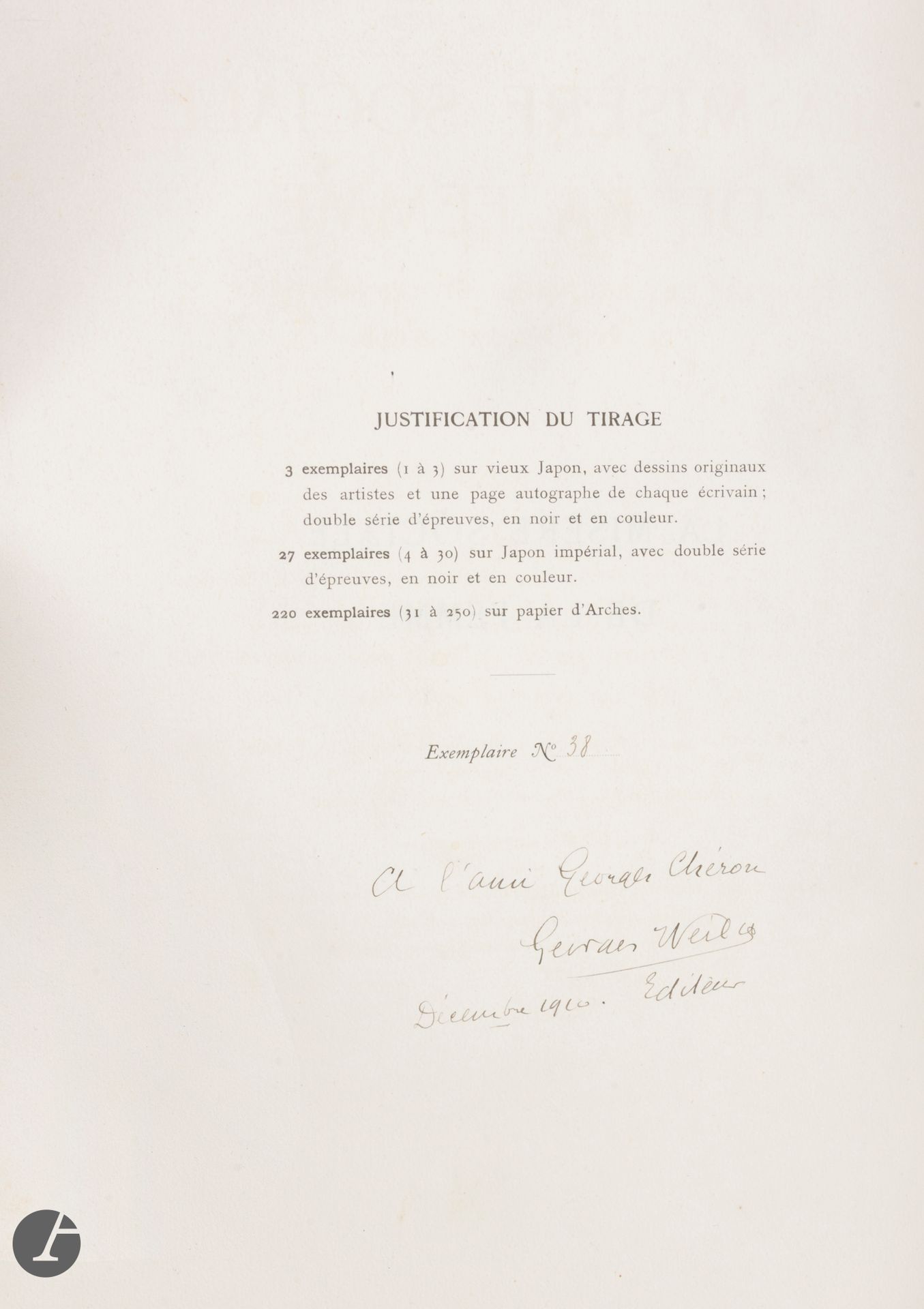 [WEIL (Georges)].
La Misère sociale de la femme d’après les écrivains et les artistes du XVIIeau XXesiècle. Préface par M. Léon Bourgeois.
Paris : Devambez, Georges Weil Succr,[1910]. — In-folio, 398 x 290. Cartonnage de l’éditeur, sous couverture imprimée, chemise et étui de l’éditeur.
Crauzat, 646.

Intéressant et bel ouvrage publié par Georges Weil, destiné à témoigner des conditions des femmes depuis le XVIIesiècle, à travers des textes de divers écrivains, mis en valeur à l’aide de représentations artistiques.

Les textes sont signés de Paul Adam, Léonce Bénédicte, Eugène Brieux, Léon Frapié, Camille Lemonnier, le Docteur Le Pileur, Pierre Louÿs, Paul et Victor Margueritte, Jean Richepin, J.-H. Rosny jeune et Gabriel Séailles. L’illustration comprend 35 compositions dont 25 sont des reproductions et 10 des estampes originales de Charles Cottet, André Devambez, Abel Faivre, Gaston La Touche, Charles Léandre, Auguste Lepère, Bernard Naudin, Alfred Roll, Jean Veber et STEINLEN.

Les 2 illustrations de STEINLEN sont une reproduction dans le texte de la lithographieLes Veuves de Courrières, et une lithographie hors texte intituléeDans la rue.

Tirage limité à 250 exemplaires. Celui-ci fait partie des 220 sur papier d’Arches, enrichi d’une dédicace de l’éditeur à la justification, adressée à Georges Chéron.

Usures à la chemise. Déchirure sans manque à la couverture.