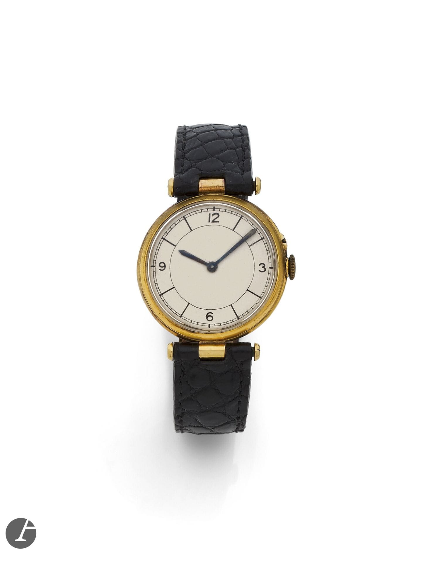 Bracelet watch in 18K (750) yellow gold on leather. 
Case: round yellow gold with hinge and lugs, gold bowl engraved: "Giteau, élève de BREGUET, Ancien Horloger du Roi, 22 rue Royale, Paris". 
Dial: silvered with painted hour markers (repainted). 
Movement: mechanical, anchor escapement. 
Strap: leather with attached pin buckle. 
Numbered 19146. Diameter: 33 mm Gross weight: 36.5 g 
Transformation, winding, apocryphal signature.