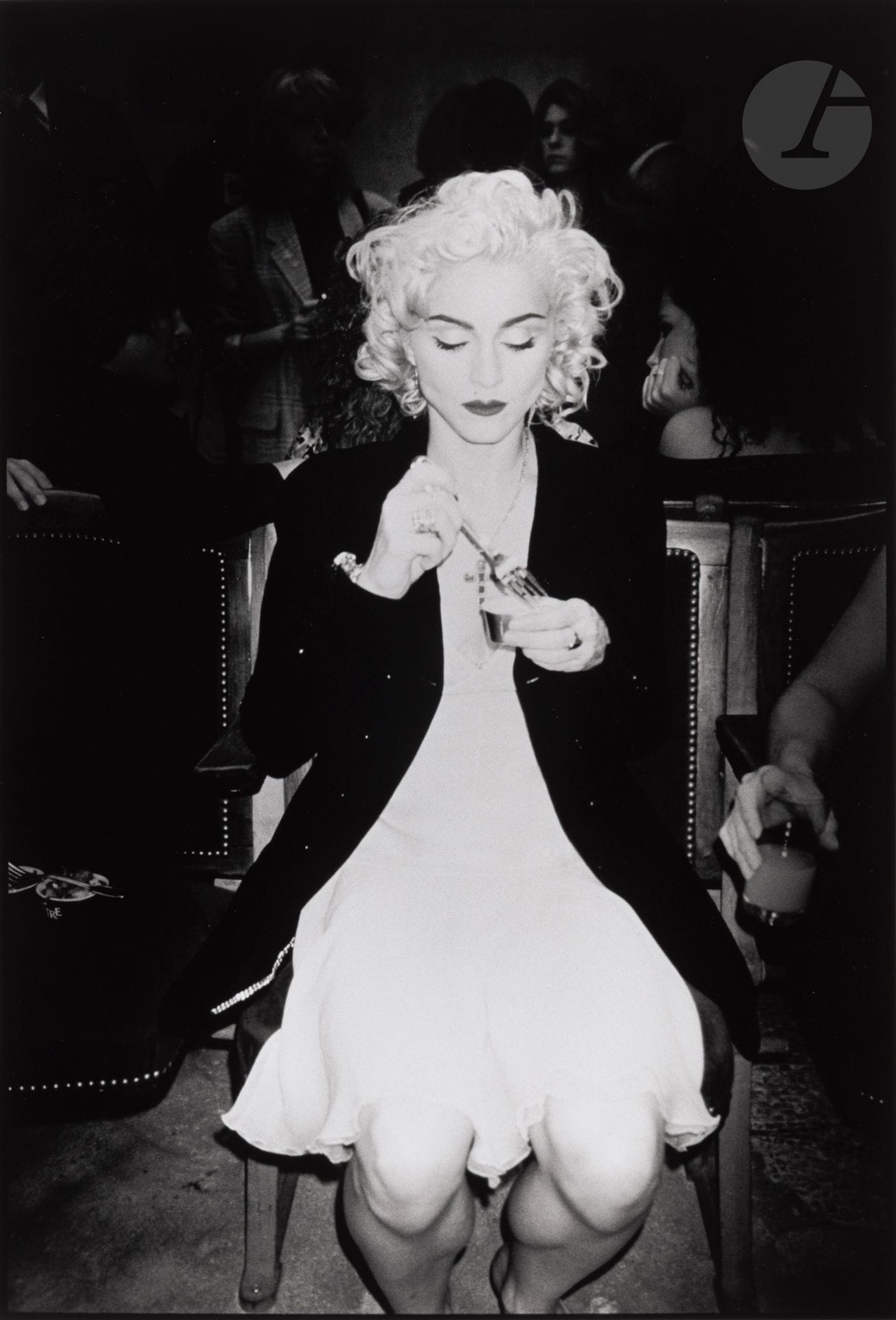 Jean-Claude Lagrèze (1957-1994)
Madonna. Paris, 1990.
Épreuve argentique d’époque, signée à l’encre avec le tampon du photographe sur étiquette au verso.
Image : 50,5 x 33,5 cm - Feuille : 60 x 50 cm

Bibliographie : 
Jean-Claude Lagrèze, Paris. Capitale Underground, Paris, Éditions de la Martinière, 2016, p. 17.