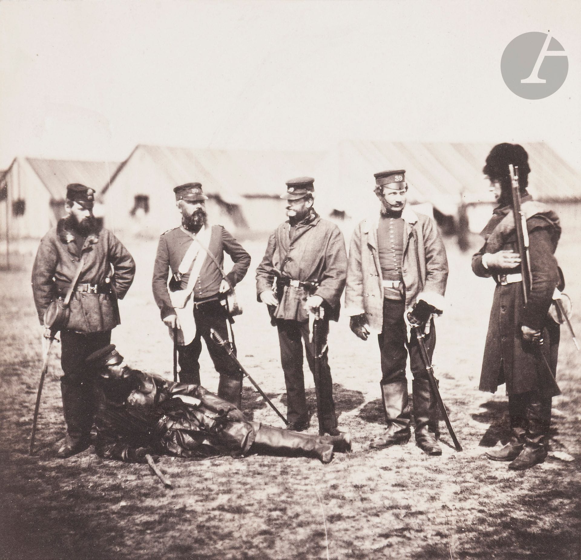 Roger Fenton (1819-1869)
Guerre de Crimée, 1855- 1856.
Lieut. Col. Munro and Officers of the 39th Regiment. 
Major Tinley & officers of the 39th Regiment. 
Deux (2) épreuves sur papier salé, d’après négatifs verre au collodion, contrecollées sur cartons d’éditeur (T. Agnew & Sons). Crédit du photographe, légende (1) et dates imprimés sur les montages en bas. Annotations aux versos des montages. 
16,3 x 16,5 et 15,4 x 20,2 cm  

Une épreuve similaire est conservée dans les collections du Musée d’Orsay.