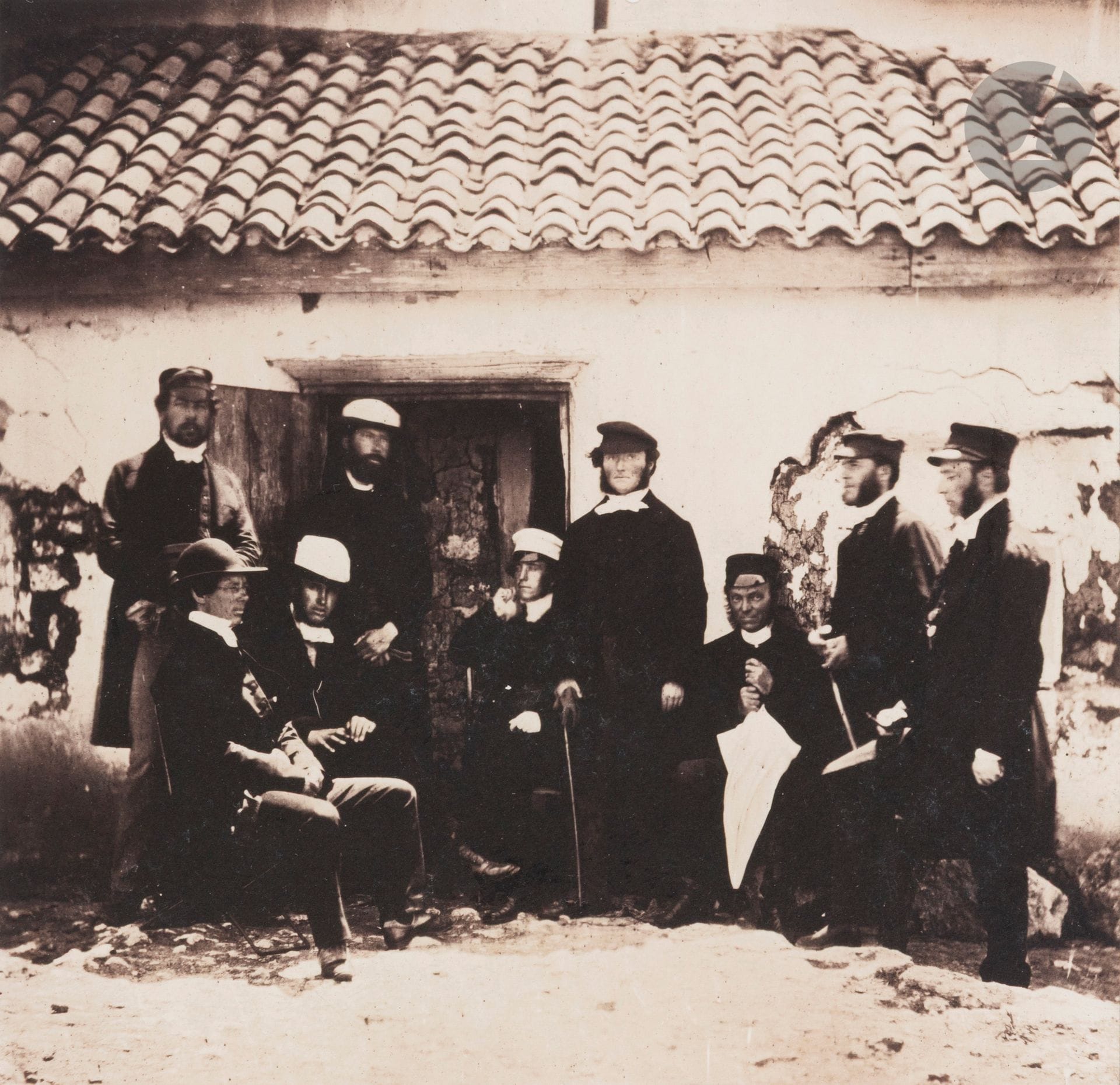 Roger Fenton (1819-1869)
Guerre de Crimée, 1855- 1856.
Reverend H. P. Wright principal chaplain to the forces in the Crimea. 
Épreuve sur papier salé, d’après négatif verre au collodion, contrecollée sur carton d’éditeur (T. Agnew & Sons). Crédit du photographe, légende et date imprimés sur le montage en bas. Annotations au verso du montage. 
15,5 x 16 cm