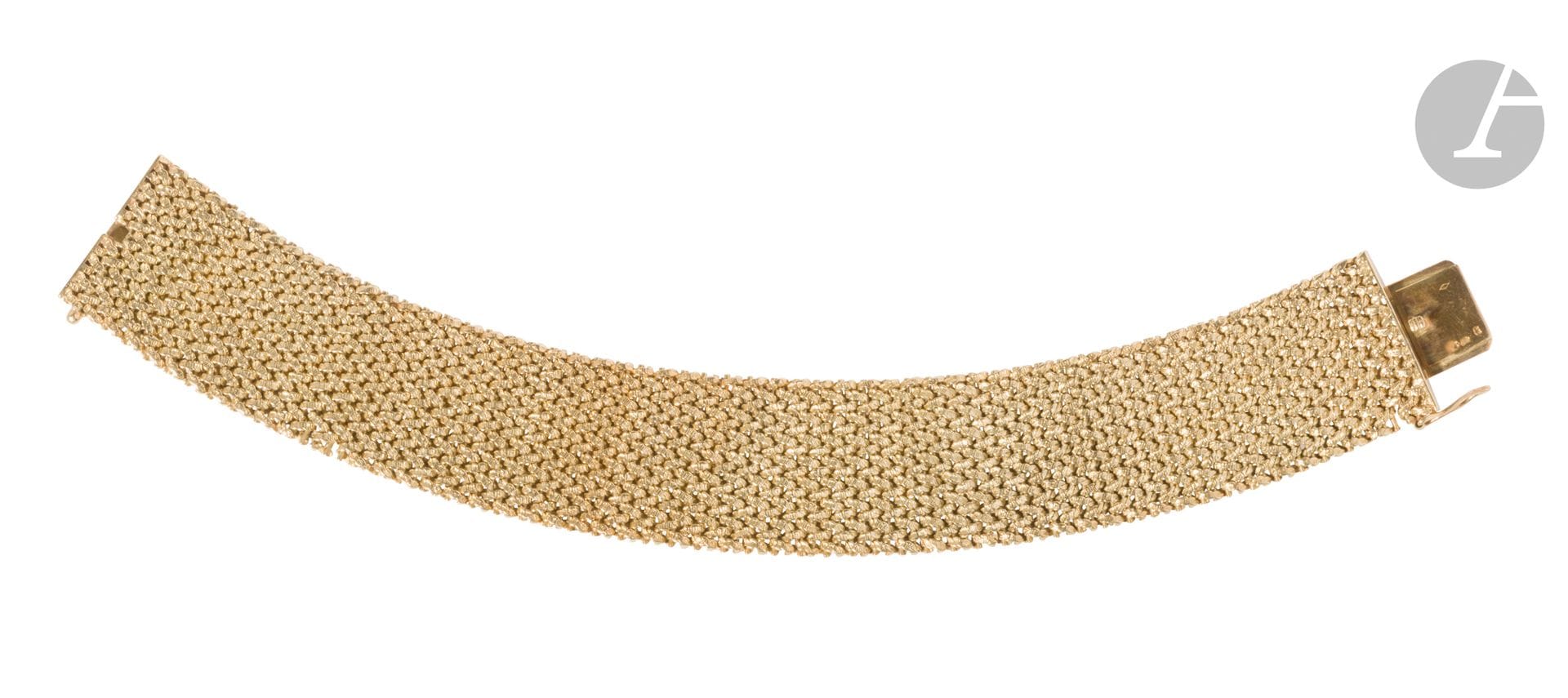 Bracelet en or tressé 18K (750). Longueur : 19,5cm environ. Poids : 93,1 g (accidents, manques)